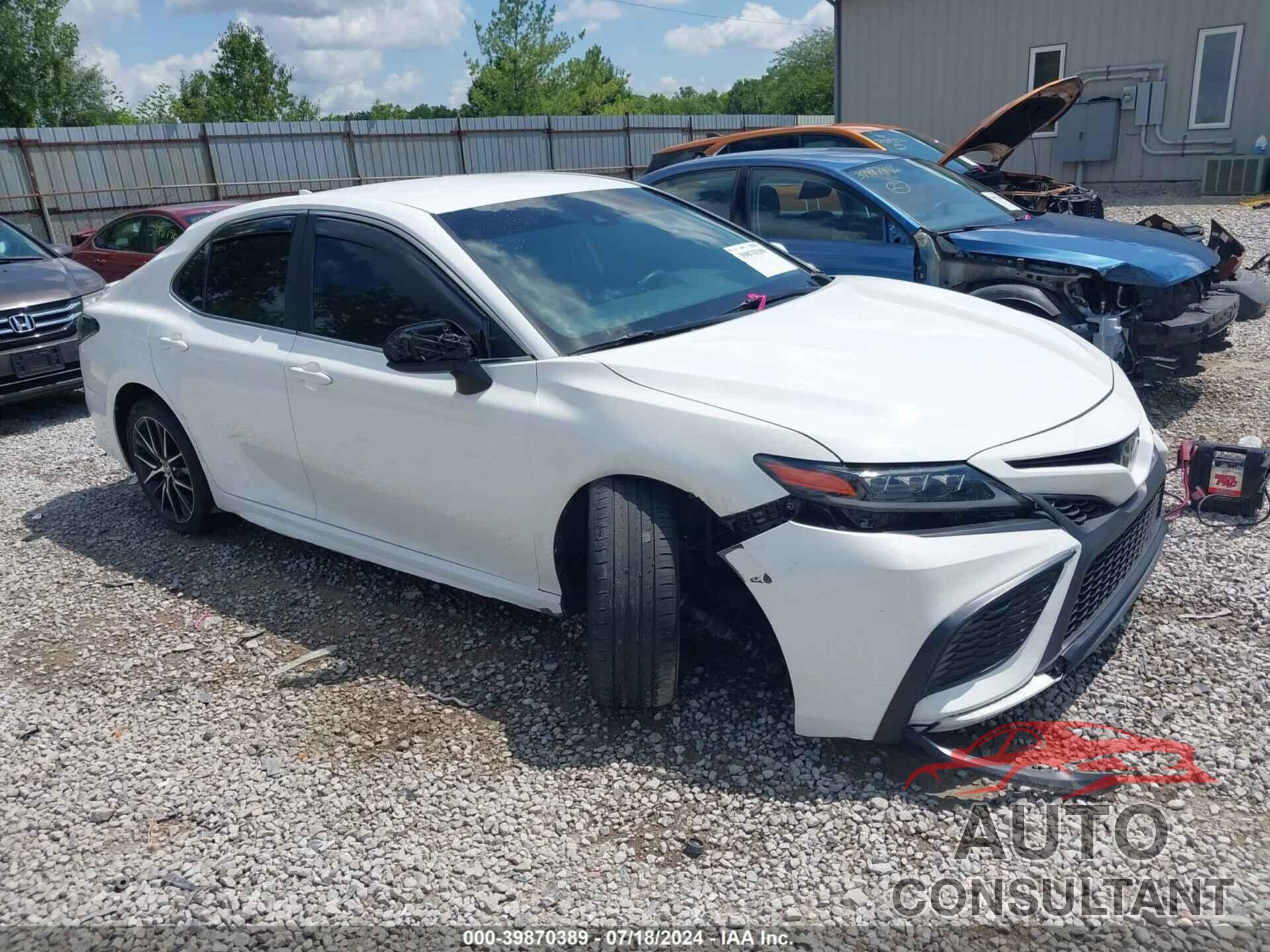 TOYOTA CAMRY 2021 - 4T1G11AK4MU464064