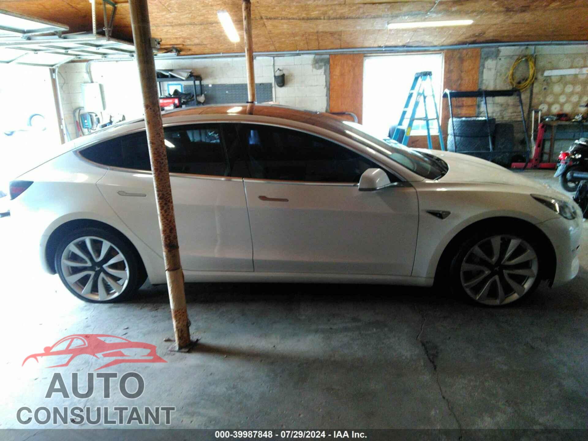TESLA MODEL 3 2017 - 5YJ3E1EA7HF003125