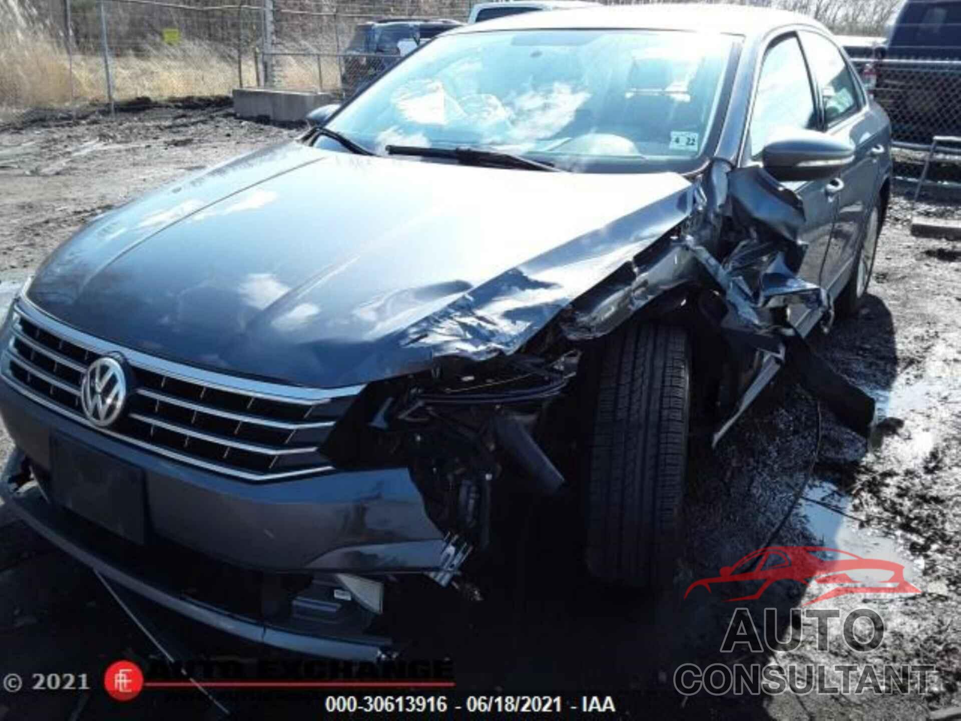 VOLKSWAGEN PASSAT 2017 - 1VWBT7A3XHC027442