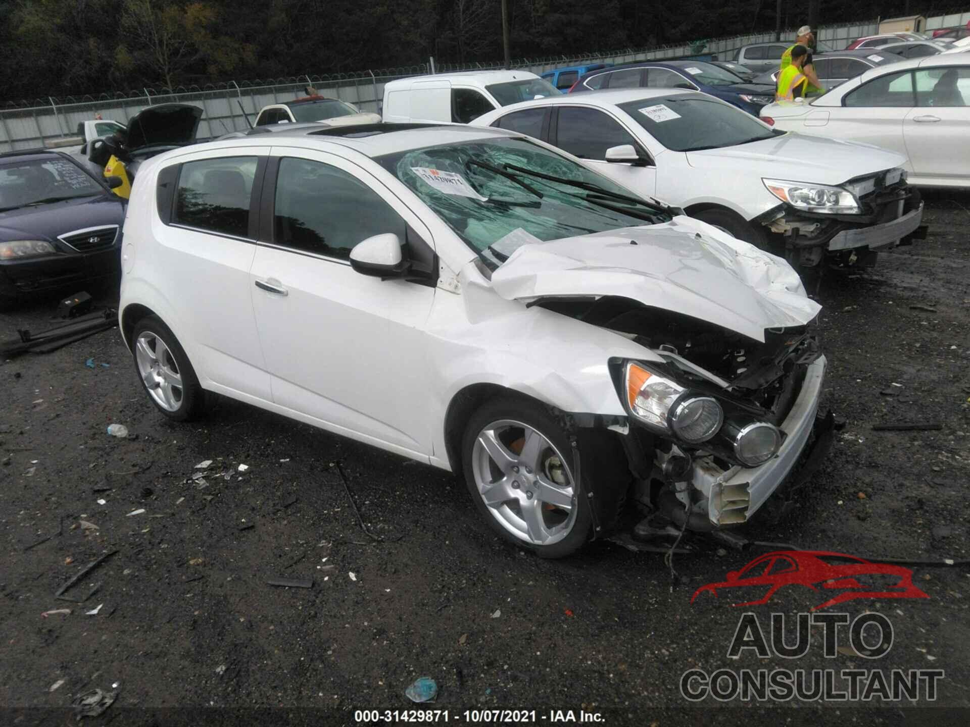 CHEVROLET SONIC 2016 - 1G1JE6SB6G4179681
