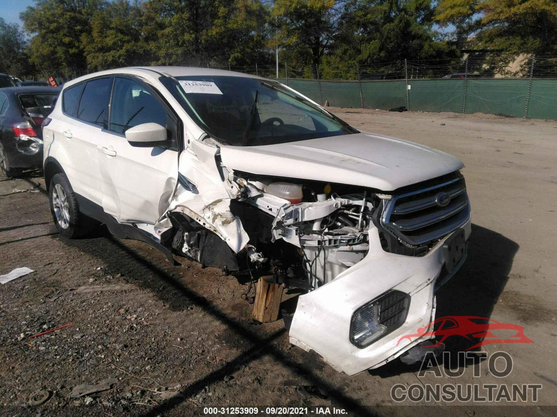 FORD ESCAPE 2017 - 1FMCU9GD3HUB71176