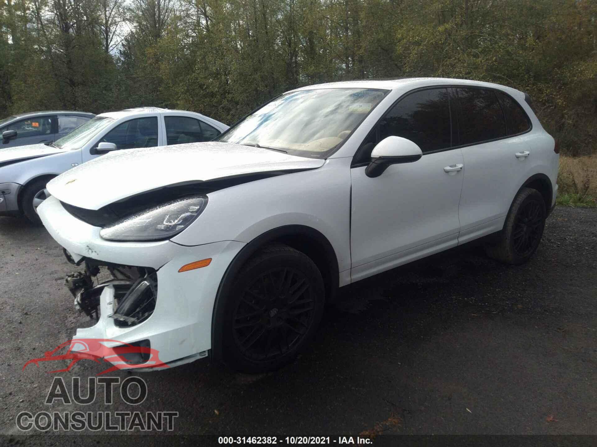 PORSCHE CAYENNE 2016 - WP1AA2A28GKA15369