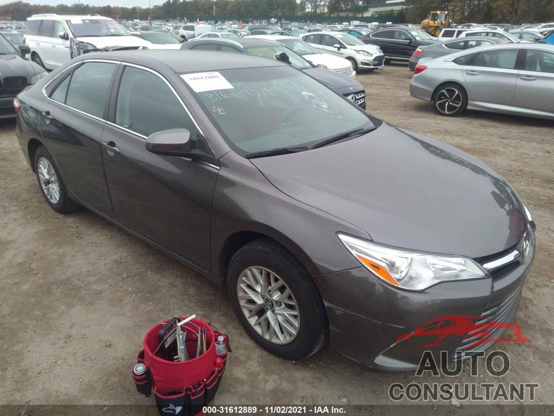 TOYOTA CAMRY 2016 - 4T4BF1FK2GR568910