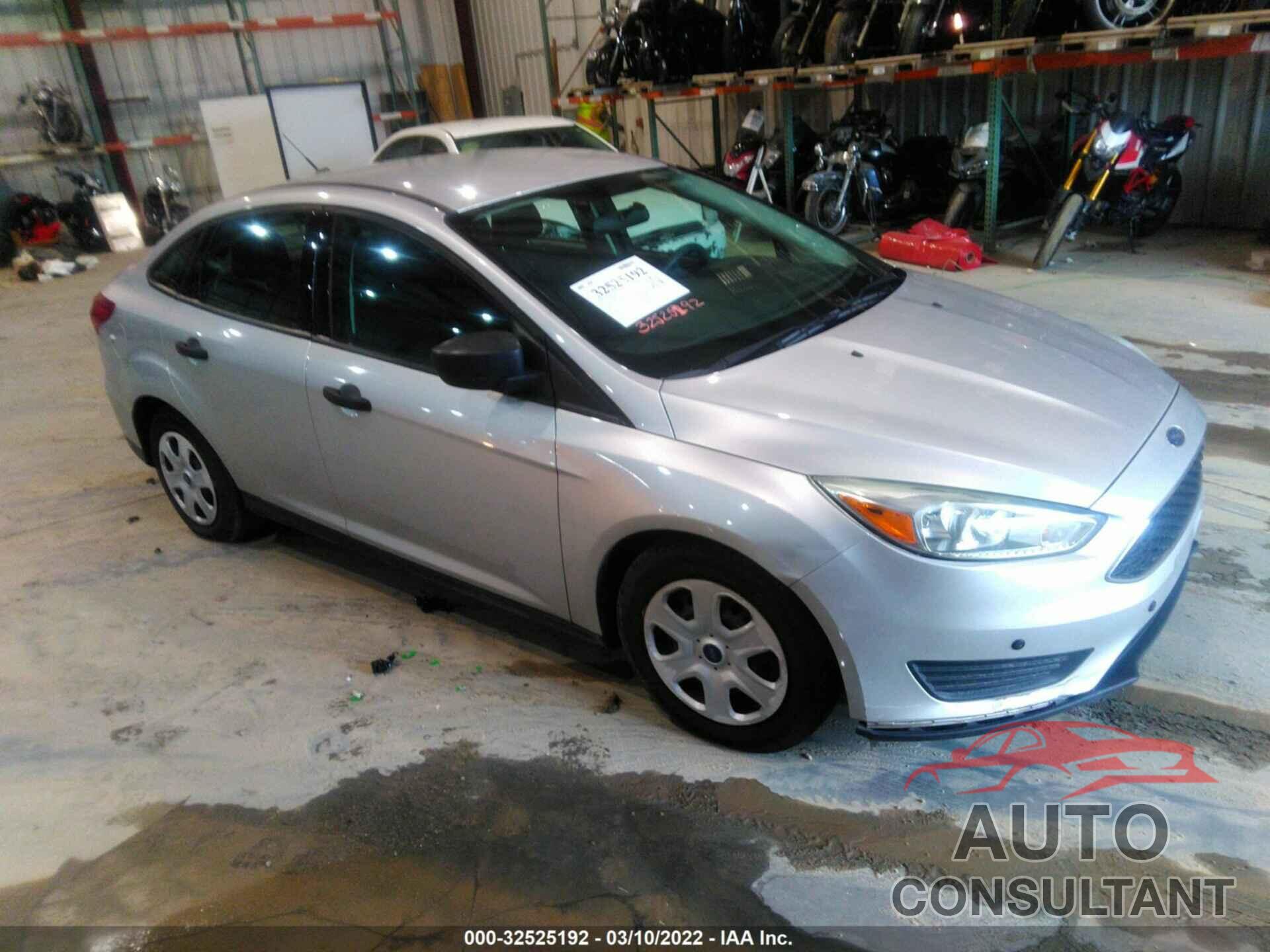FORD FOCUS 2017 - 1FADP3E25HL212448