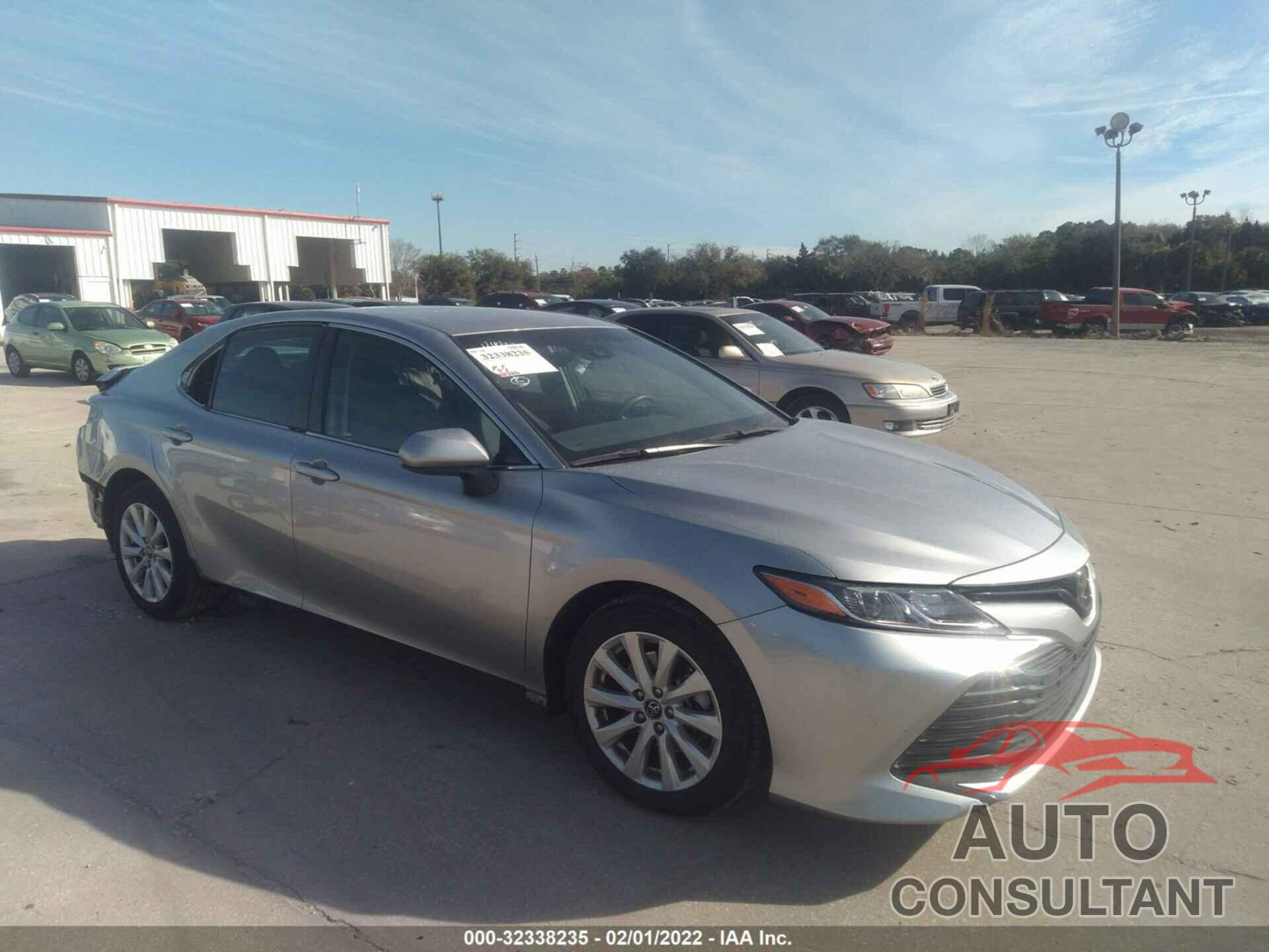 TOYOTA CAMRY 2018 - 4T1B11HK9JU666135