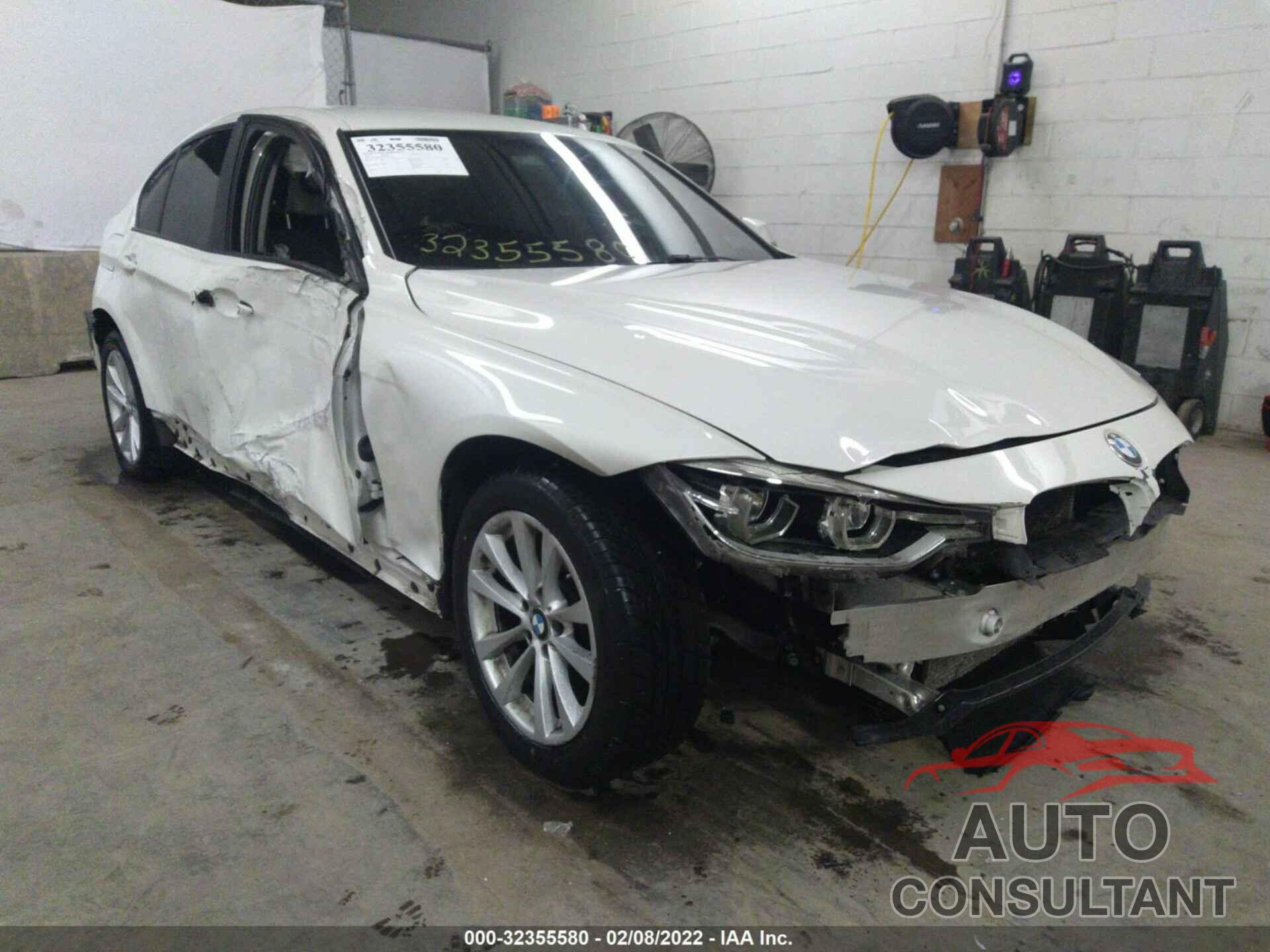 BMW 3 SERIES 2018 - WBA8E5G52JNU47353