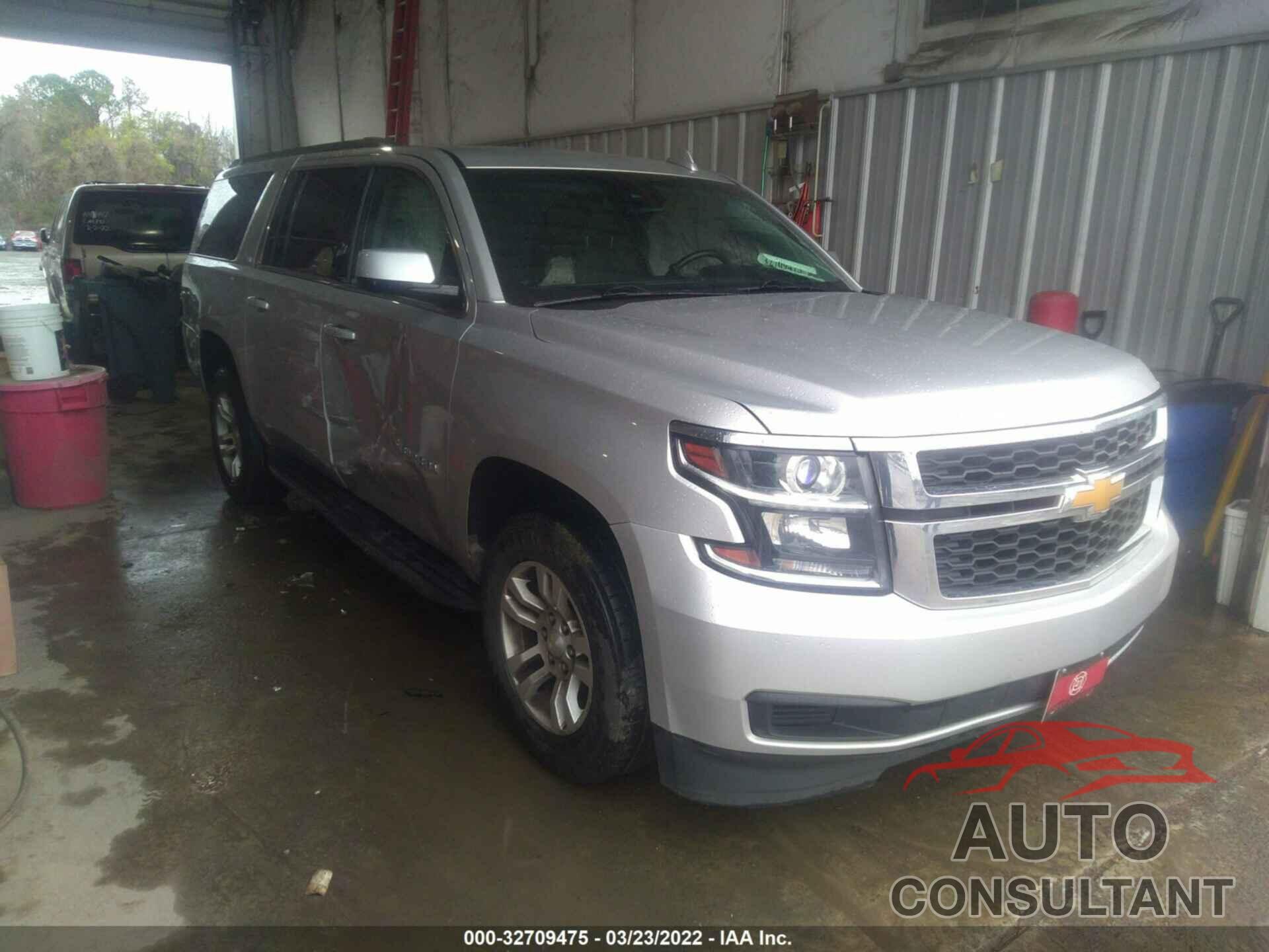 CHEVROLET SUBURBAN 2017 - 1GNSCHKC6HR151302