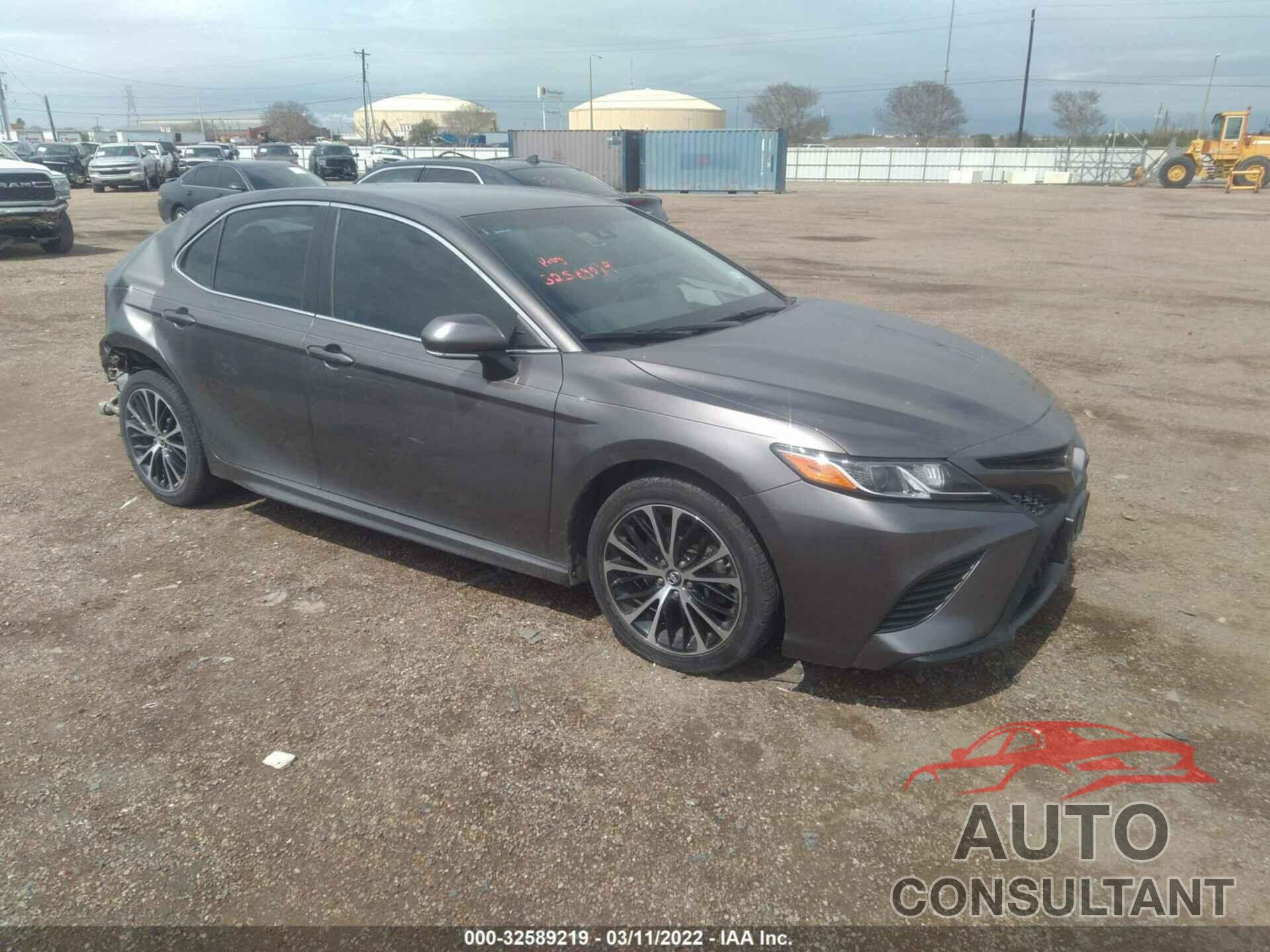 TOYOTA CAMRY 2018 - 4T1B11HKXJU588299