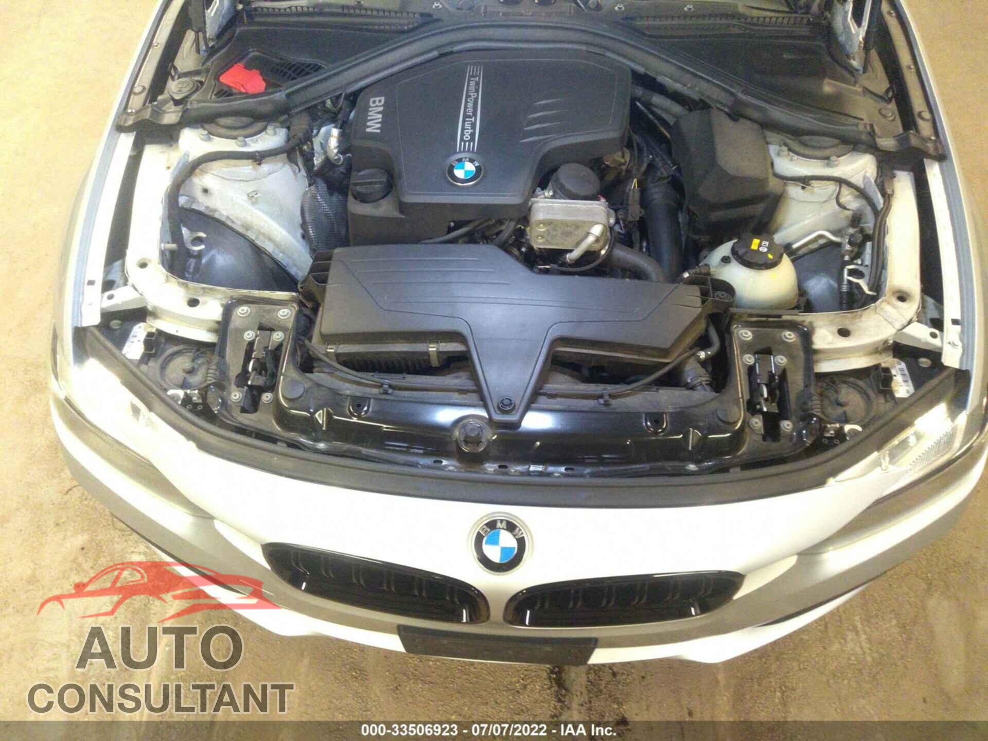 BMW 3 SERIES 2016 - WBA8E5G55GNU20656