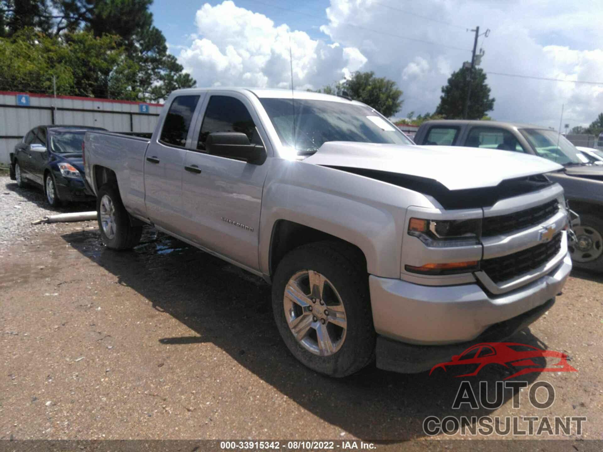 CHEVROLET SILVERADO 1500 2018 - 1GCRCPEC0JZ322600