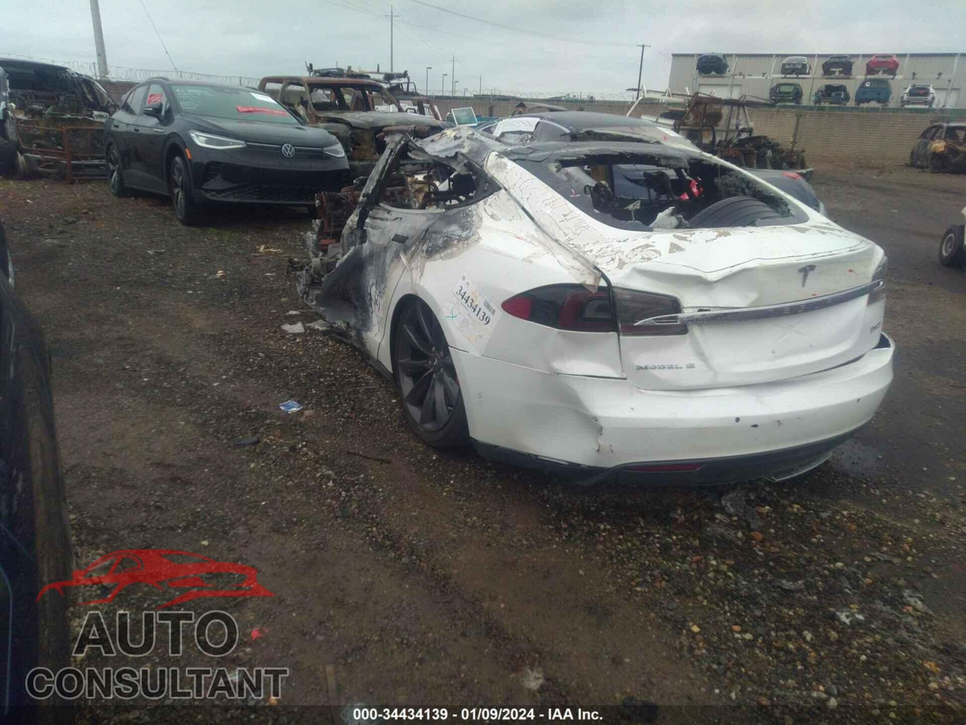 TESLA MODEL S 2015 - 5YJSA1E42FF111716