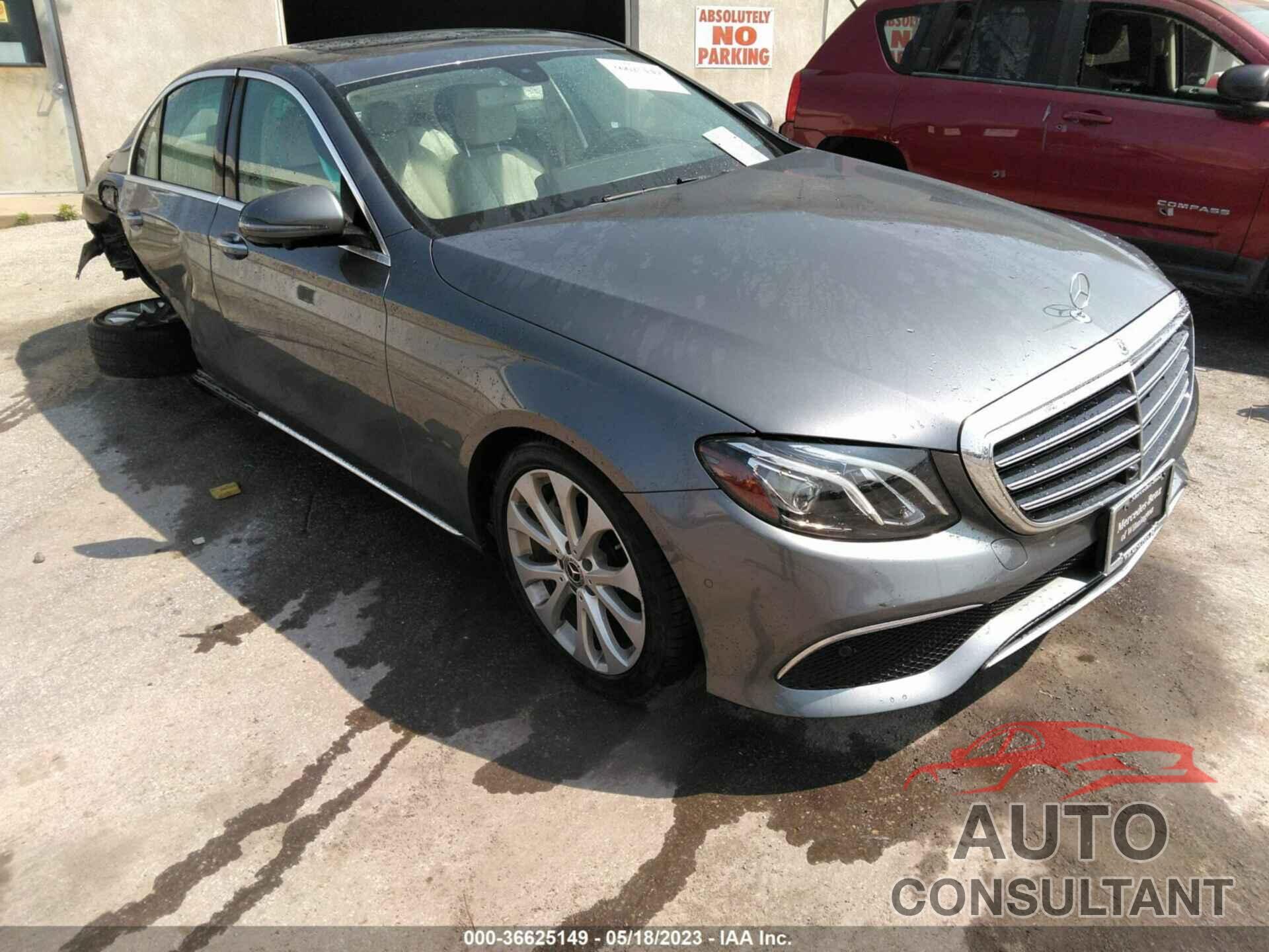 MERCEDES-BENZ E 300 2019 - WDDZF4KBXKA523170