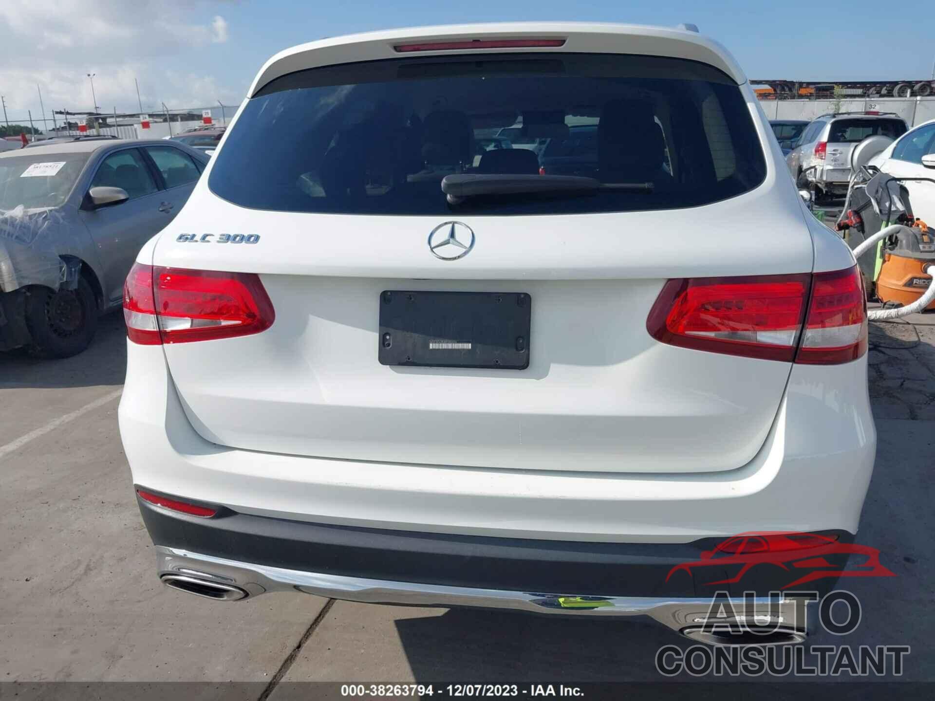 MERCEDES-BENZ GLC 2019 - WDC0G4JBXKF590656