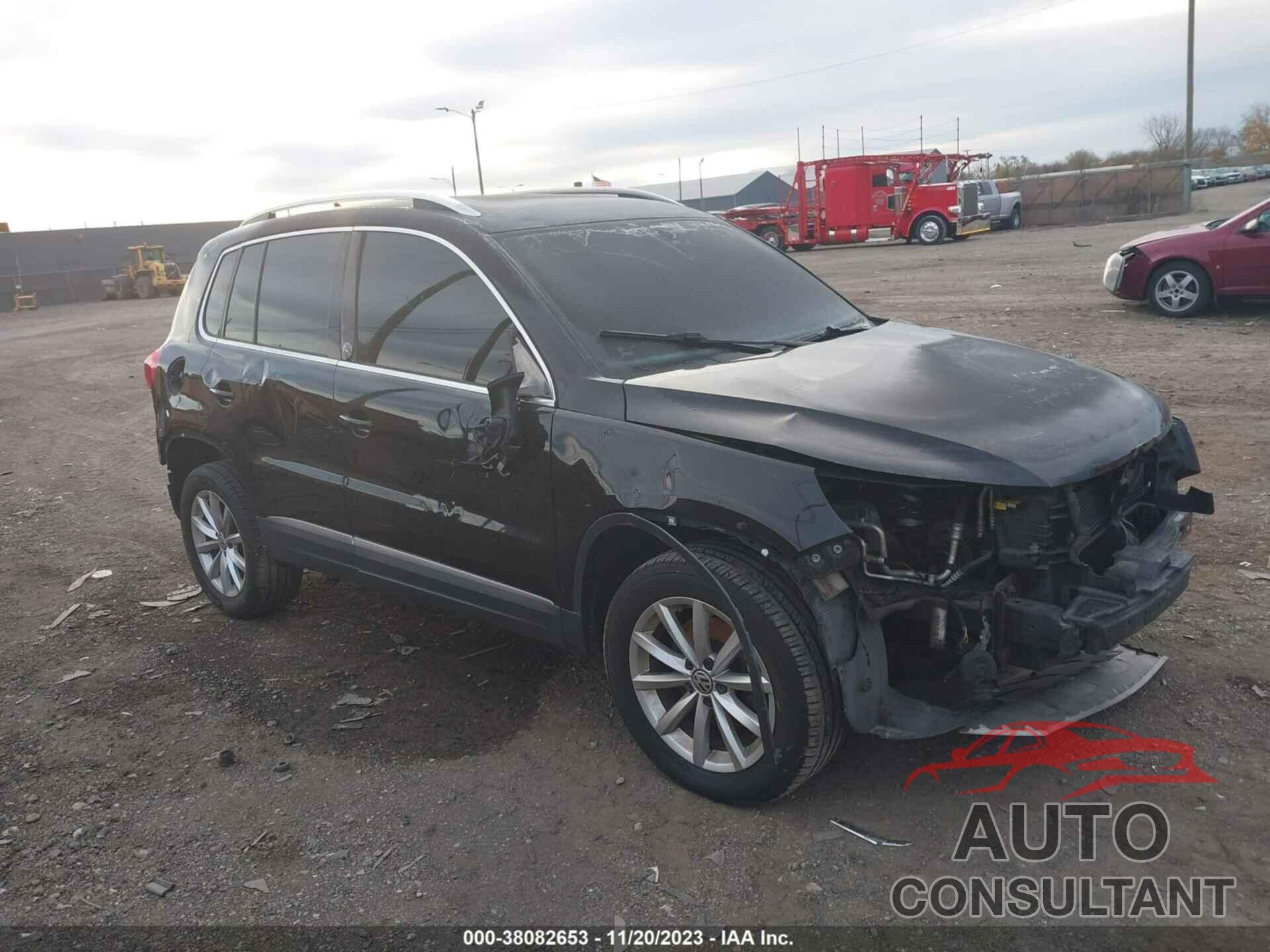 VOLKSWAGEN TIGUAN 2017 - WVGSV7AX7HK027223