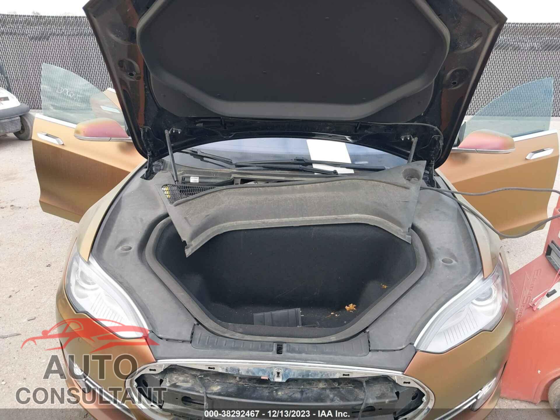TESLA MODEL S 2016 - 5YJSA1E40GF120206