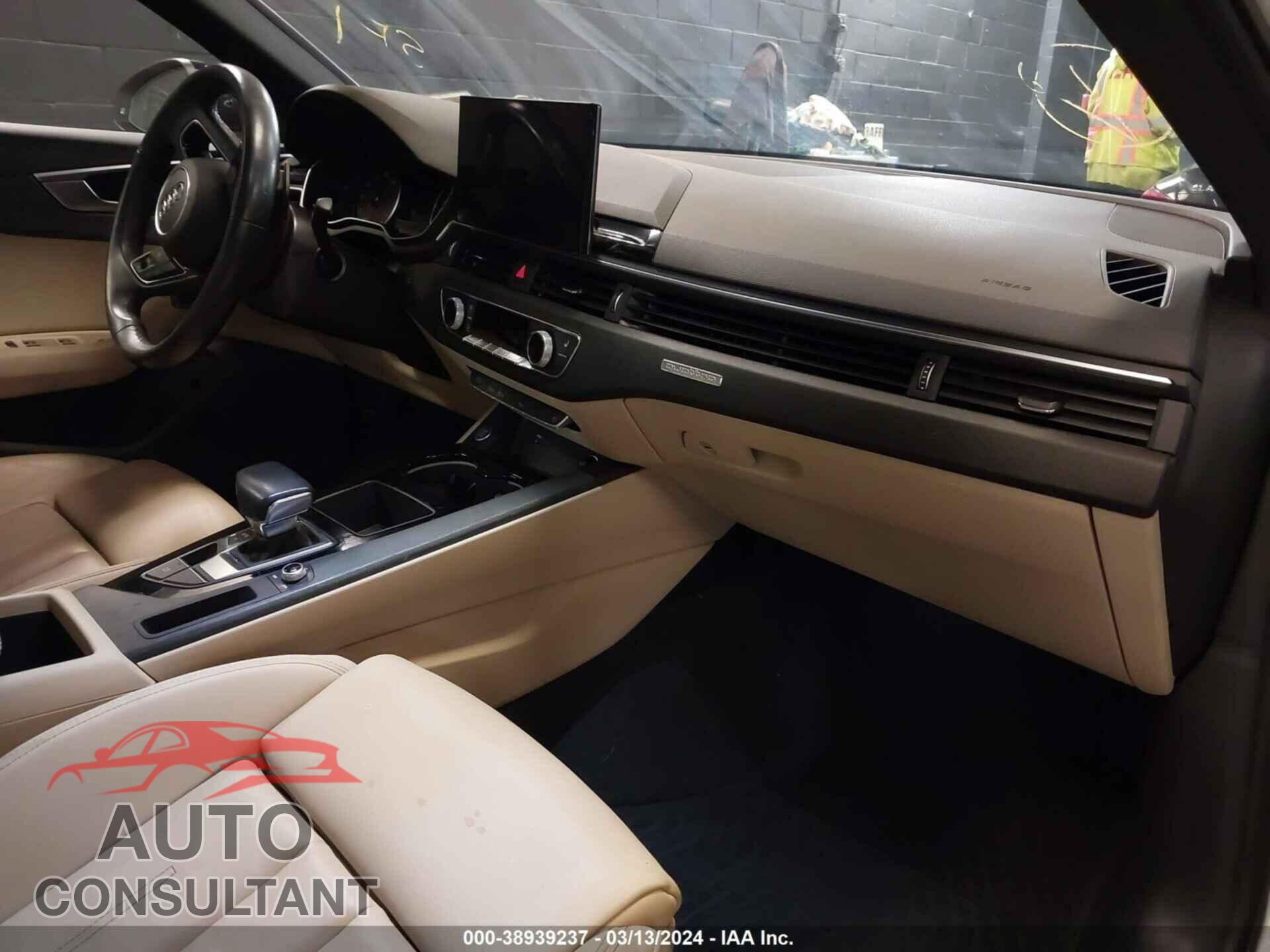 AUDI A4 2021 - WAUDAAF49MA031176