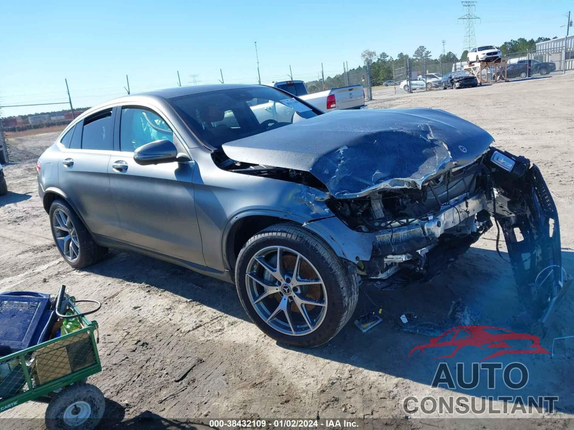 MERCEDES-BENZ GLC 300 2023 - W1N0J8EBXPG165067