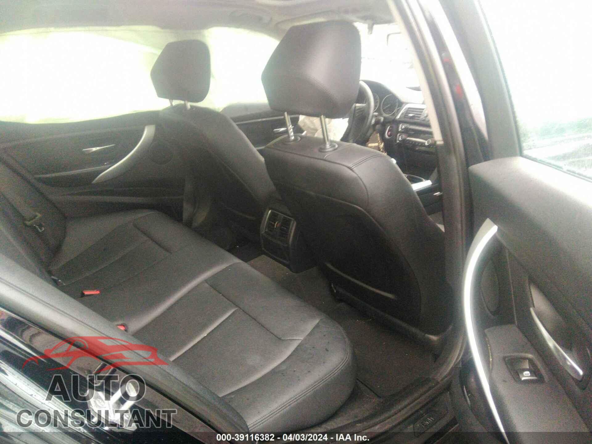 BMW 320I 2016 - WBA8E5G51GNU20525