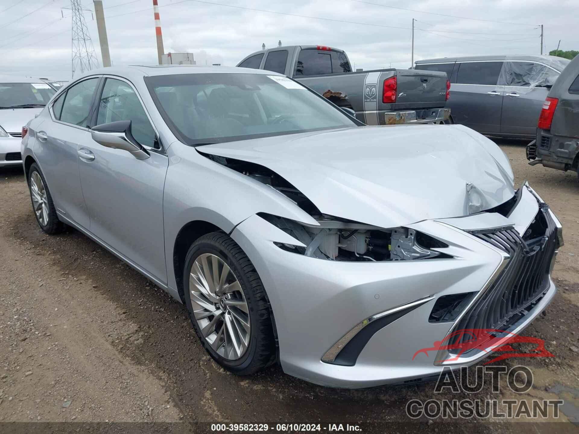 LEXUS ES 300H 2019 - JTHB21B1XK2031387