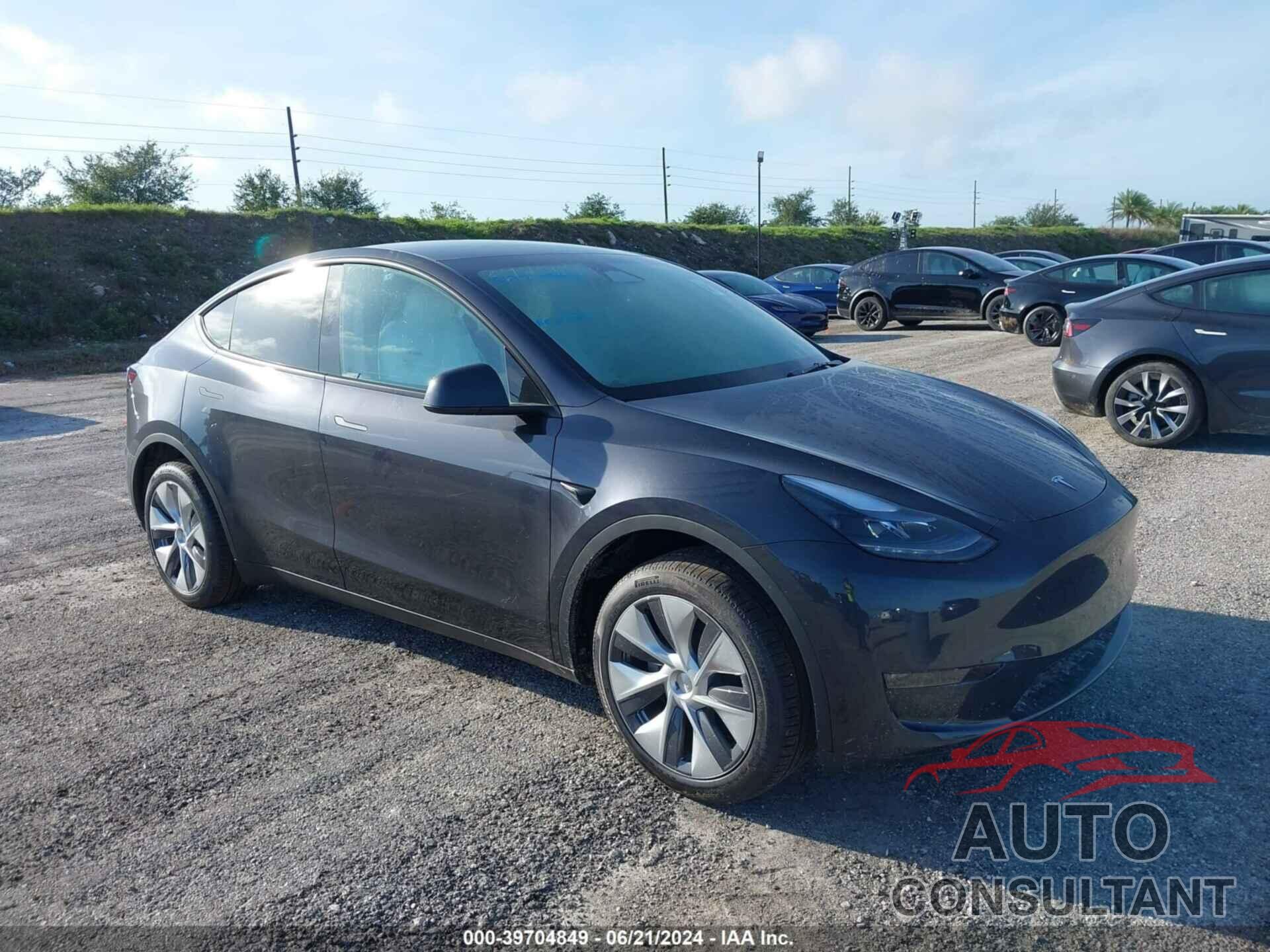 TESLA MODEL Y 2024 - 7SAYGDEE4RA283088