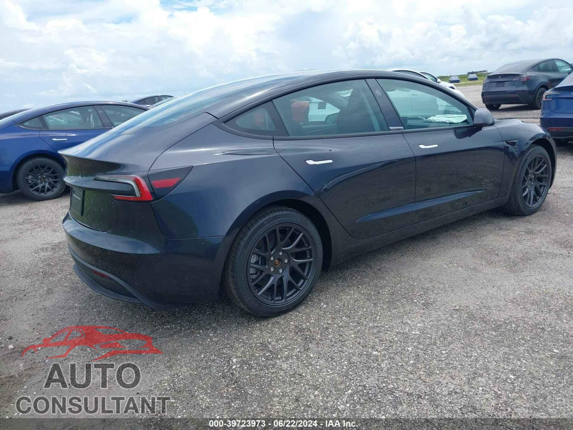 TESLA MODEL 3 2024 - 5YJ3E1EA3RF749704