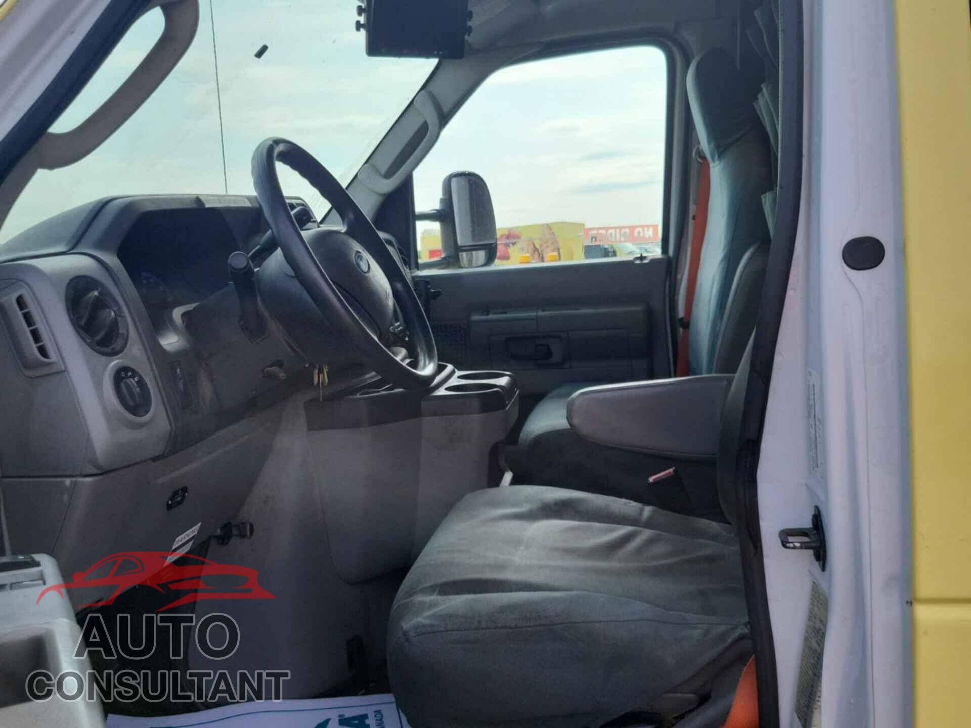 FORD ECONOLINE 2017 - 1FDXE4FS7HDC69077