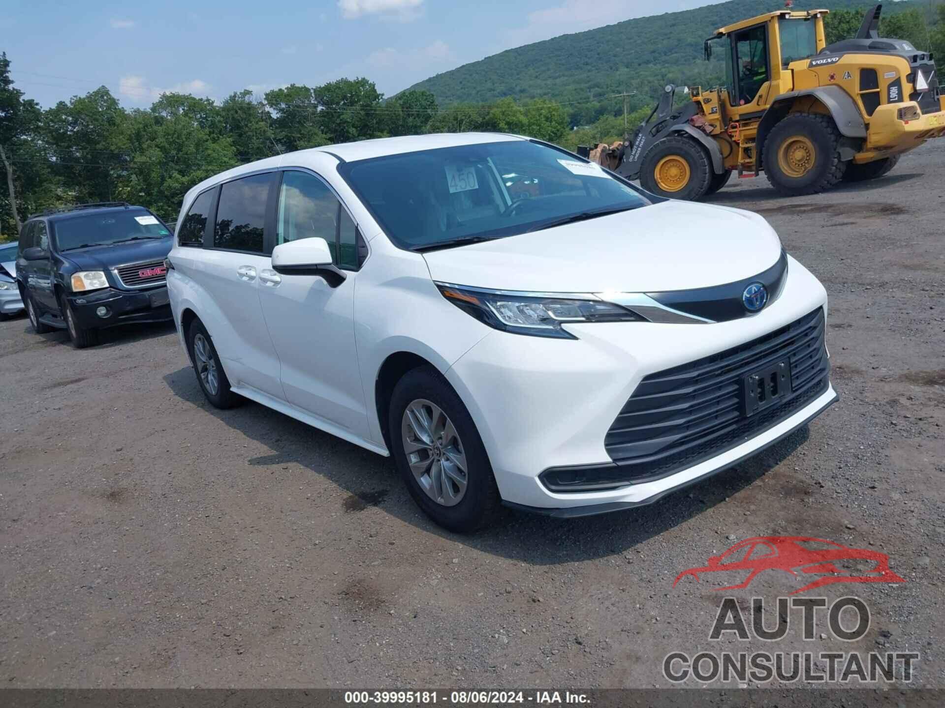 TOYOTA SIENNA 2022 - 5TDKSKFC9NS070102