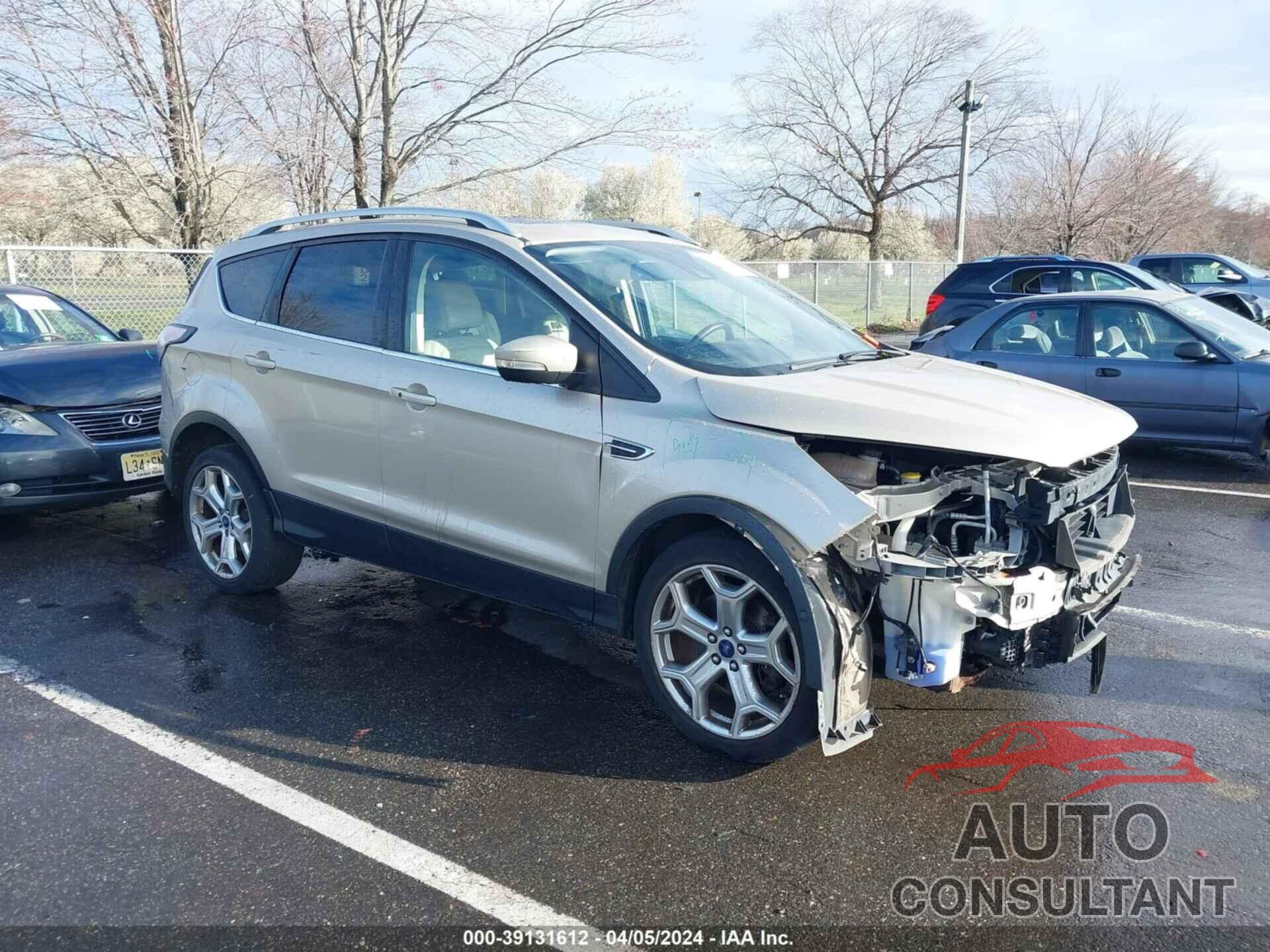 FORD ESCAPE 2017 - 1FMCU9J97HUA78276