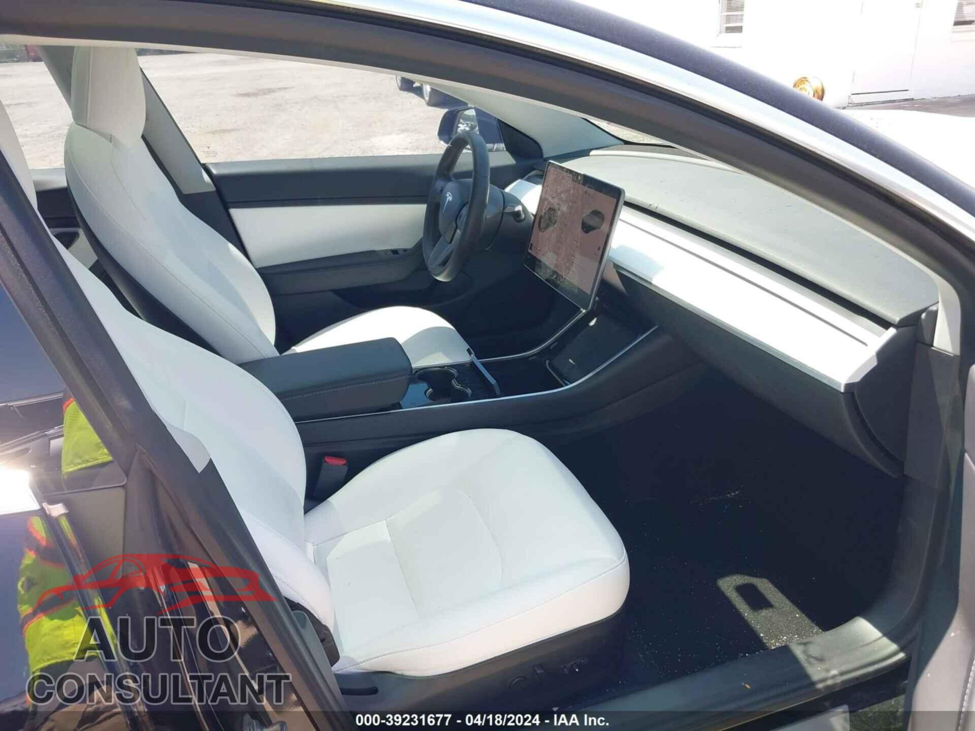 TESLA MODEL 3 2020 - 5YJ3E1EC4LF669496
