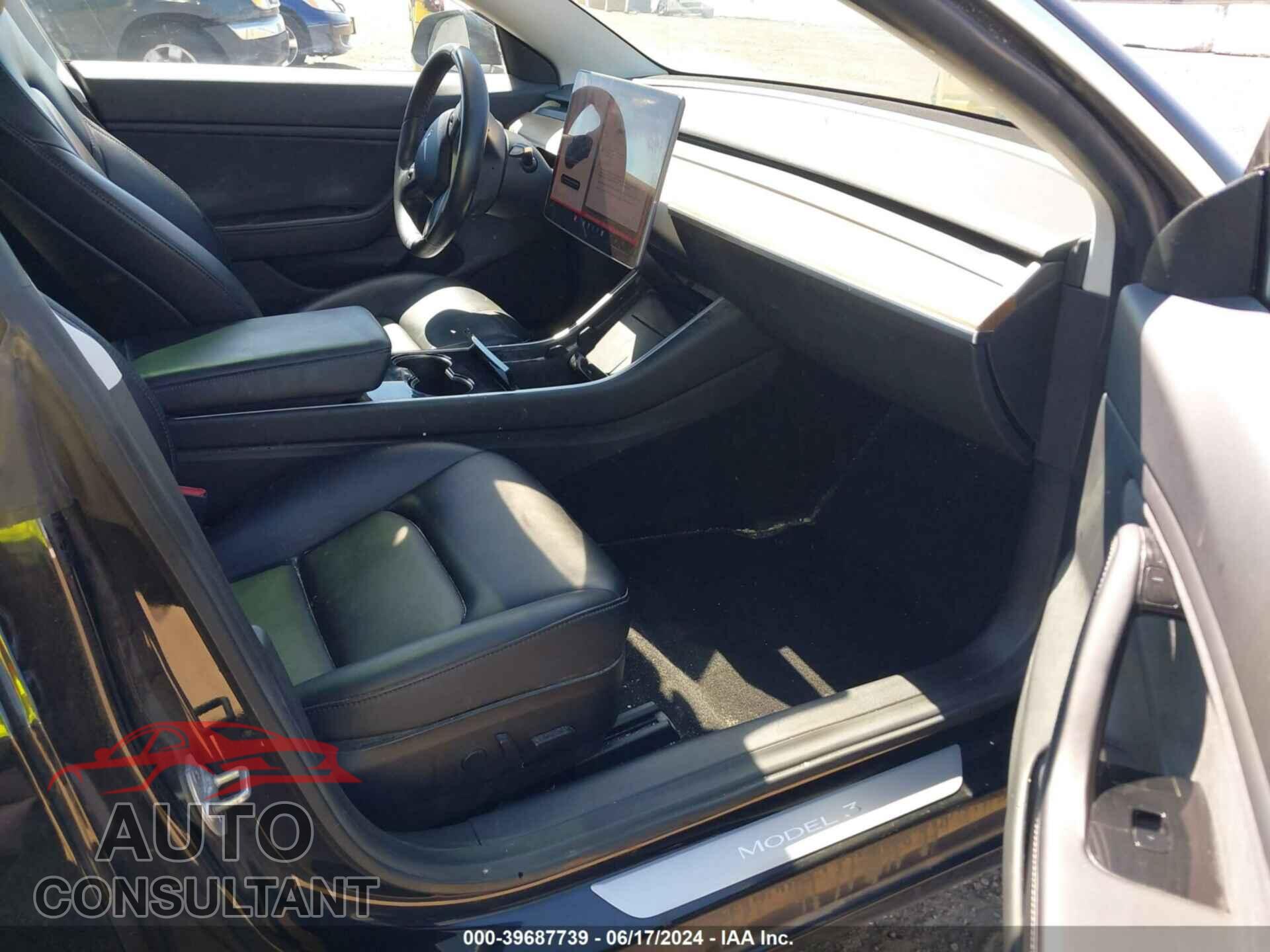 TESLA MODEL 3 2019 - 5YJ3E1EA3KF395317