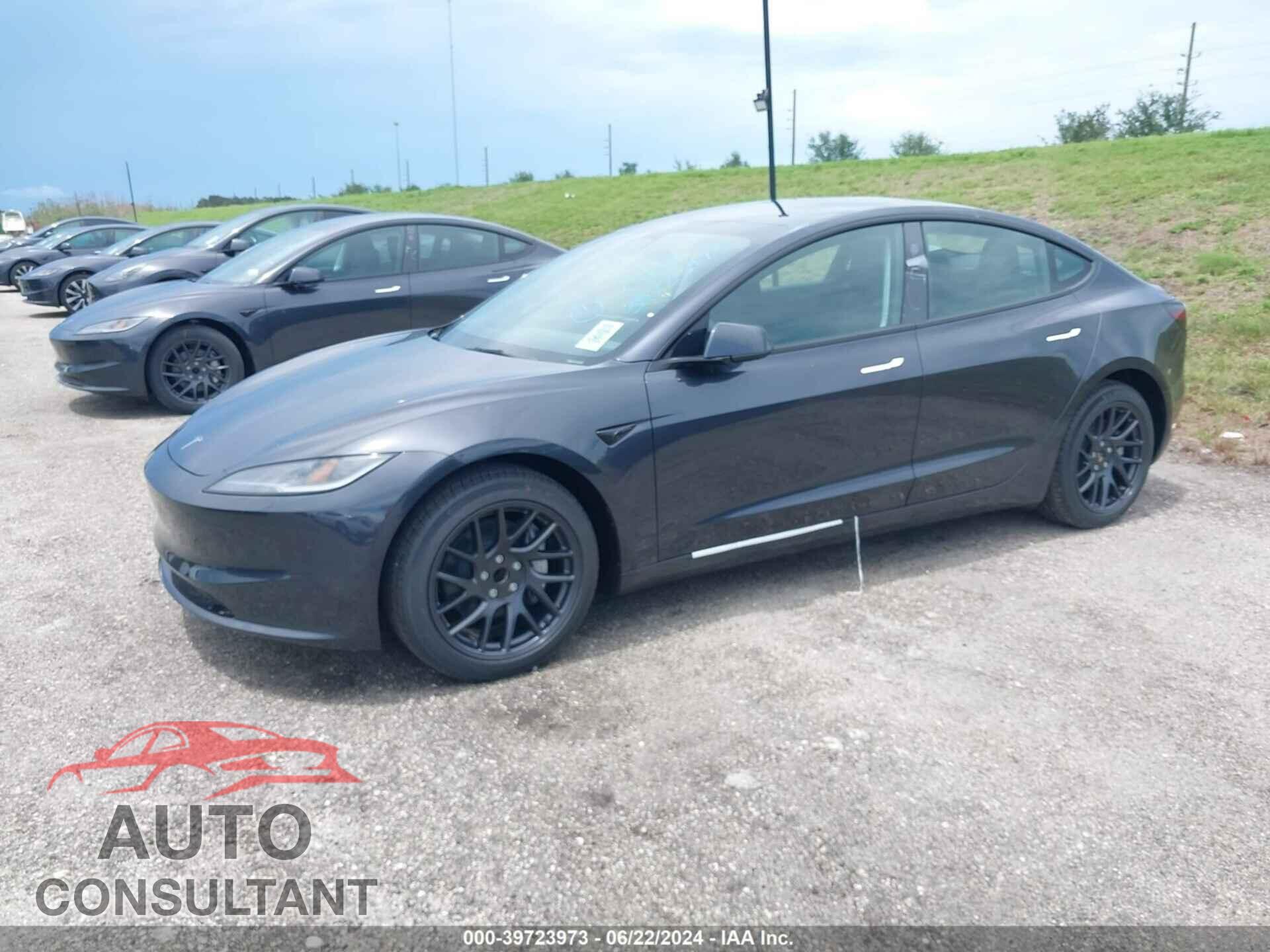 TESLA MODEL 3 2024 - 5YJ3E1EA3RF749704