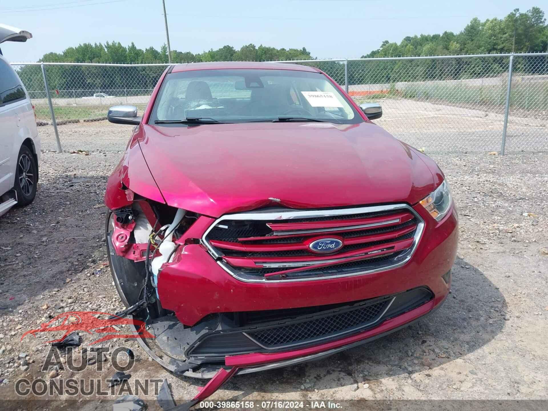 FORD TAURUS 2018 - 1FAHP2F80JG105109