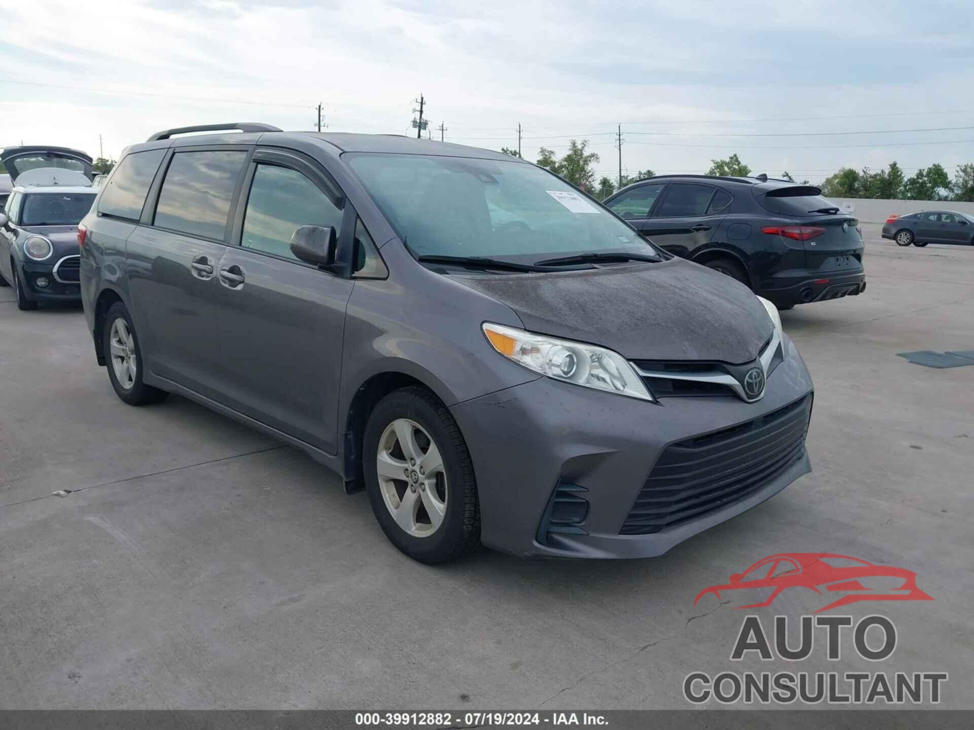 TOYOTA SIENNA 2018 - 5TDKZ3DC6JS959714