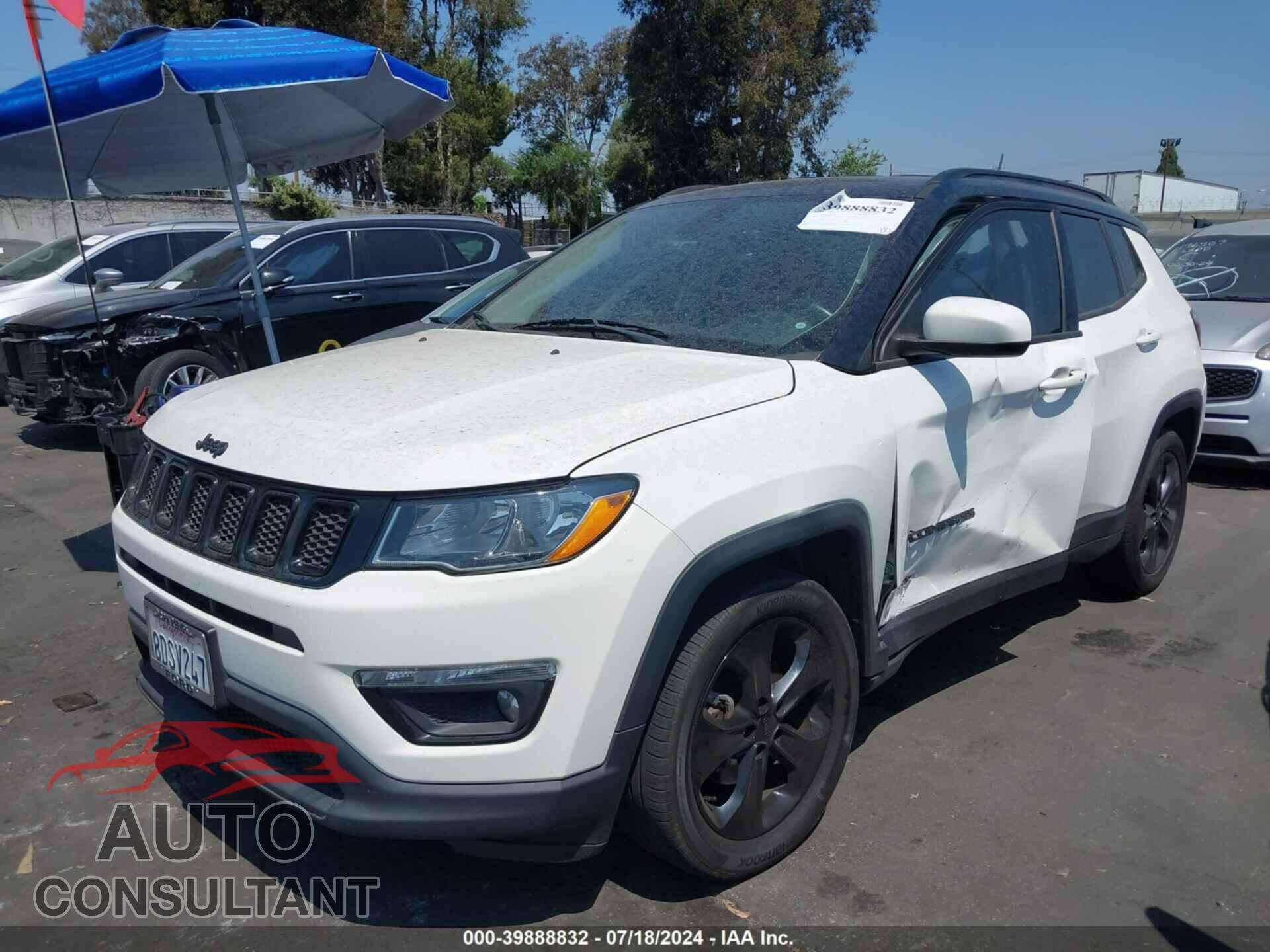 JEEP COMPASS 2018 - 3C4NJCBB3JT300381