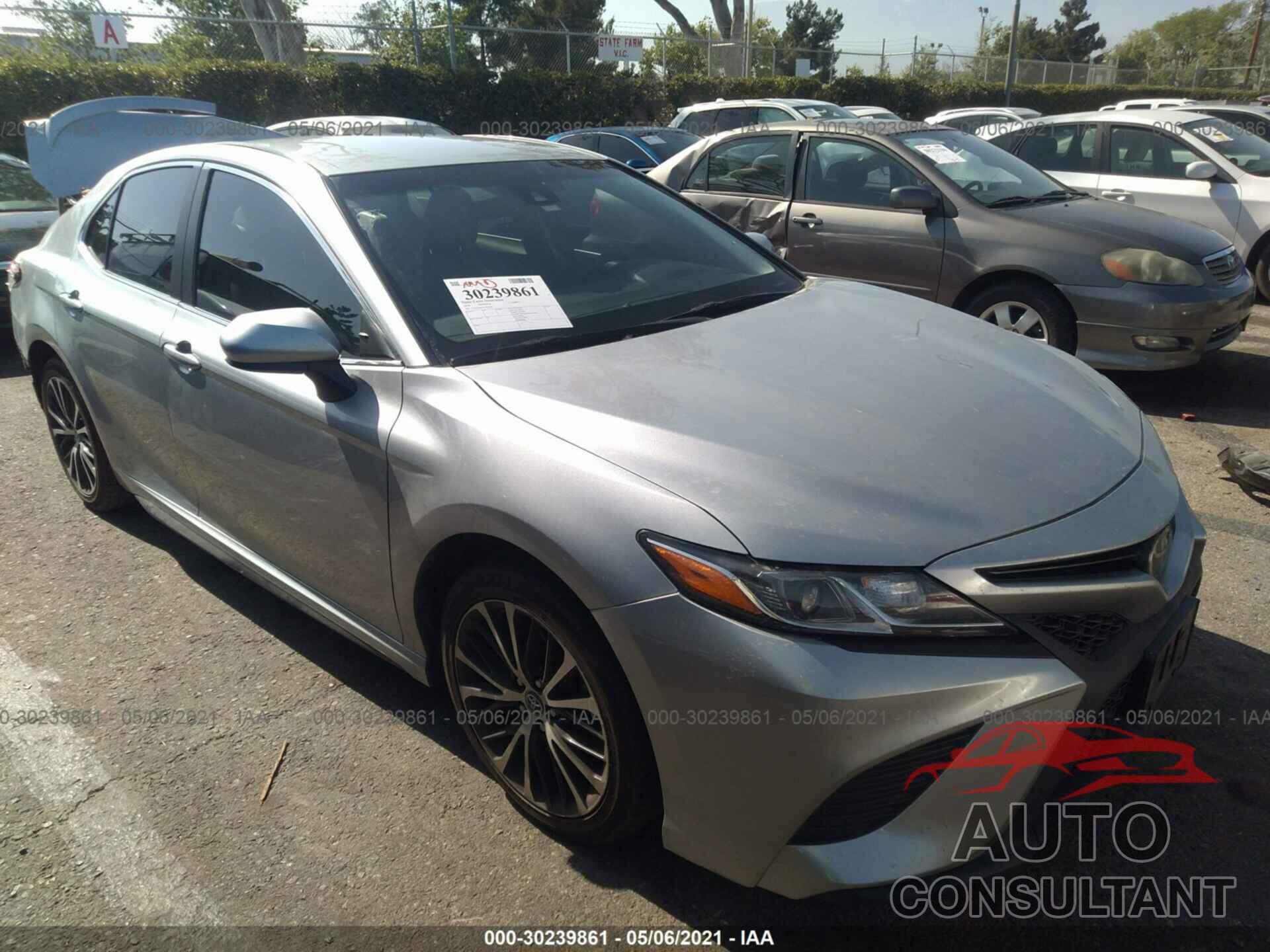 TOYOTA CAMRY 2018 - 4T1B11HKXJU072797