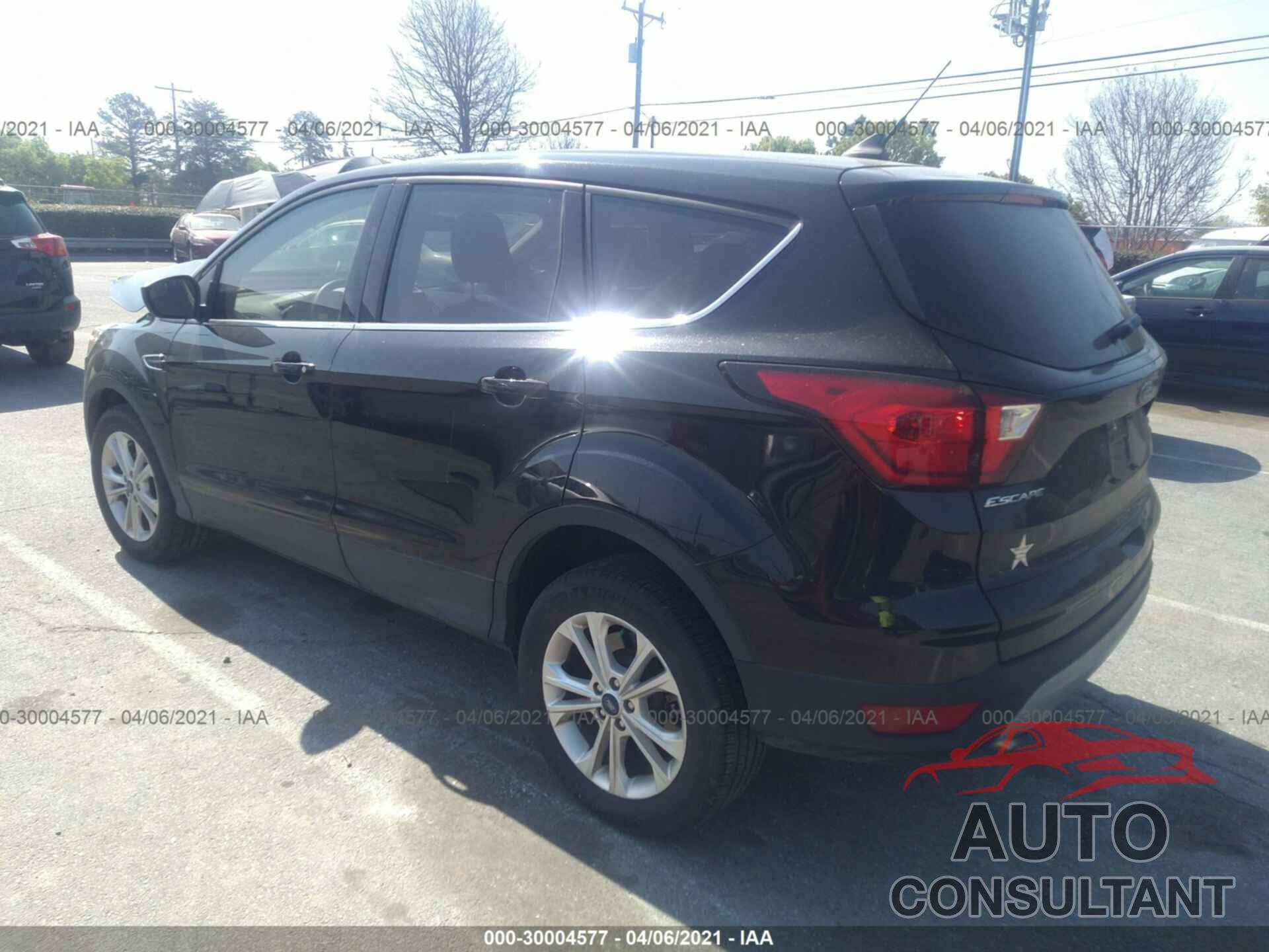 FORD ESCAPE 2019 - 1FMCU0GDXKUA29345