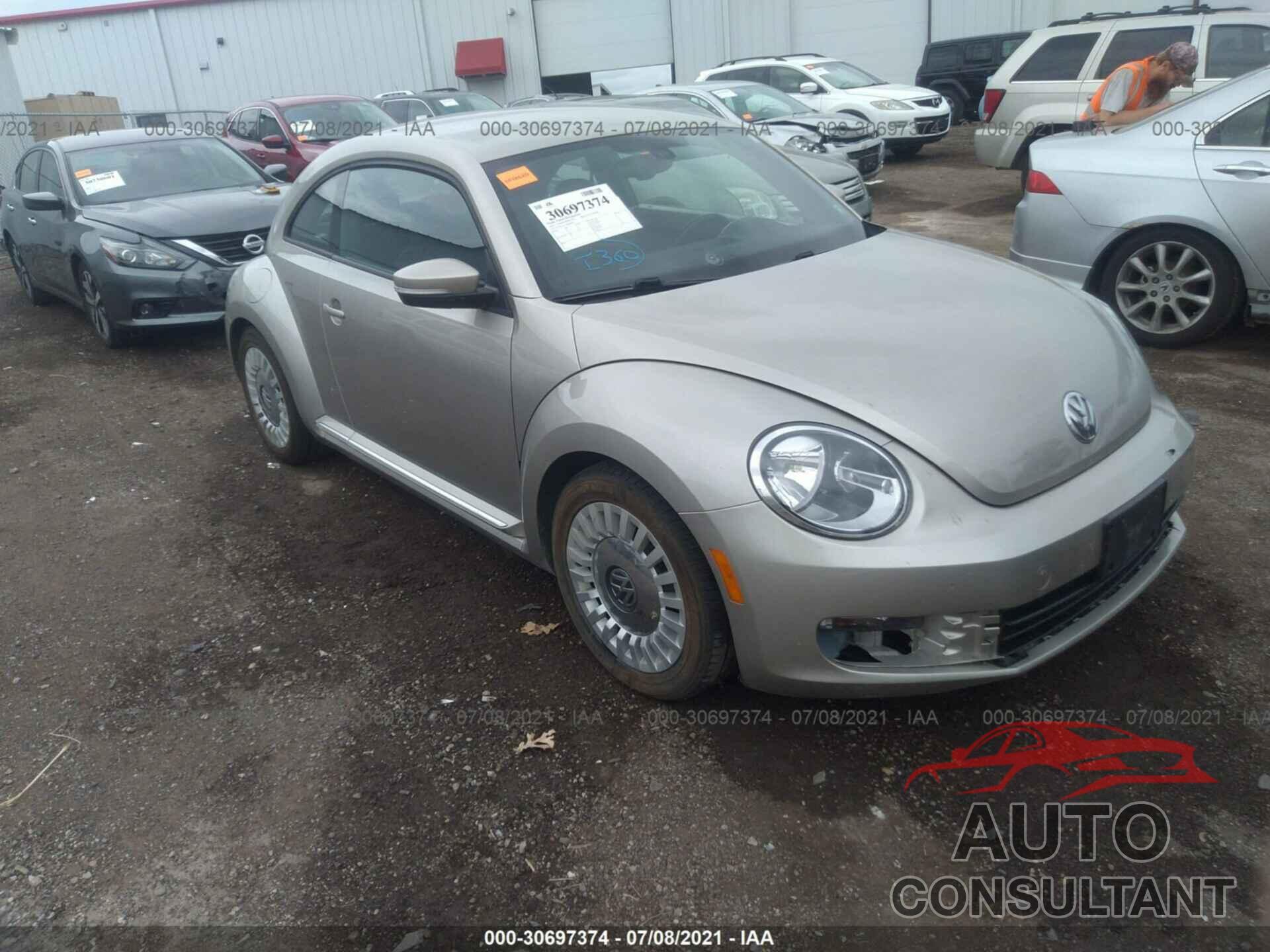 VOLKSWAGEN BEETLE COUPE 2016 - 3VWJ17AT2GM605855