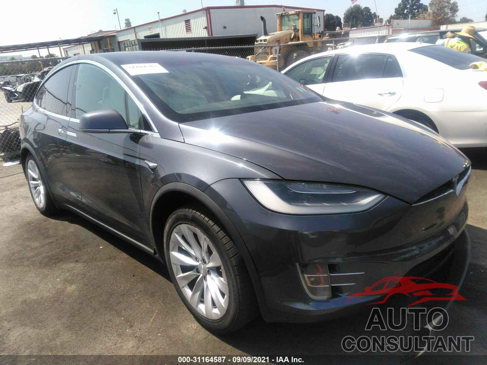 TESLA MODEL X 2019 - 5YJXCBE2XKF196318