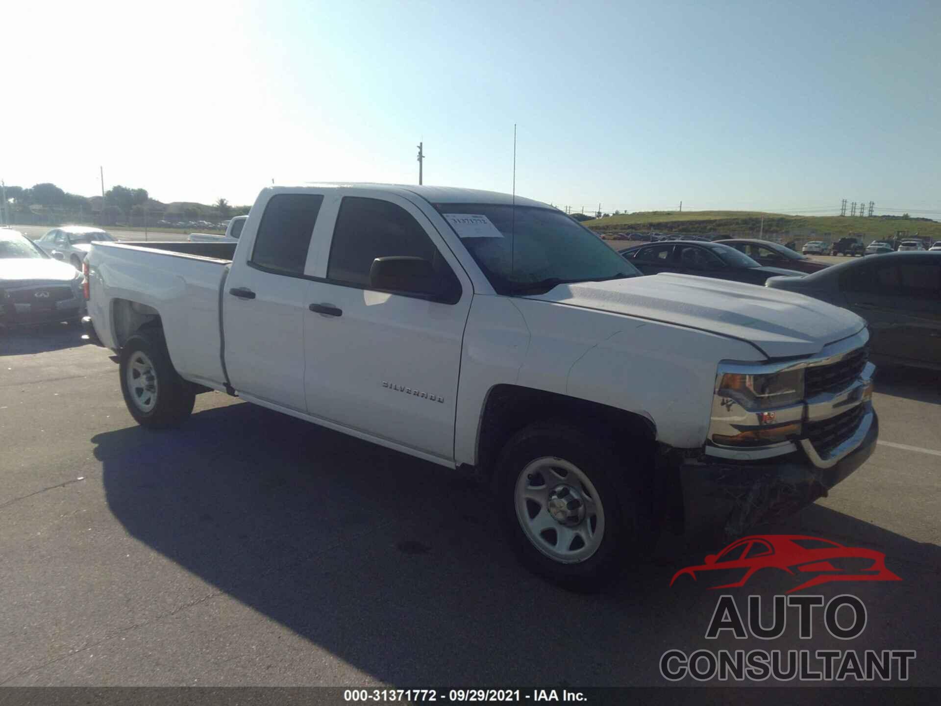CHEVROLET SILVERADO 1500 2018 - 1GCRCNEH1JZ266750