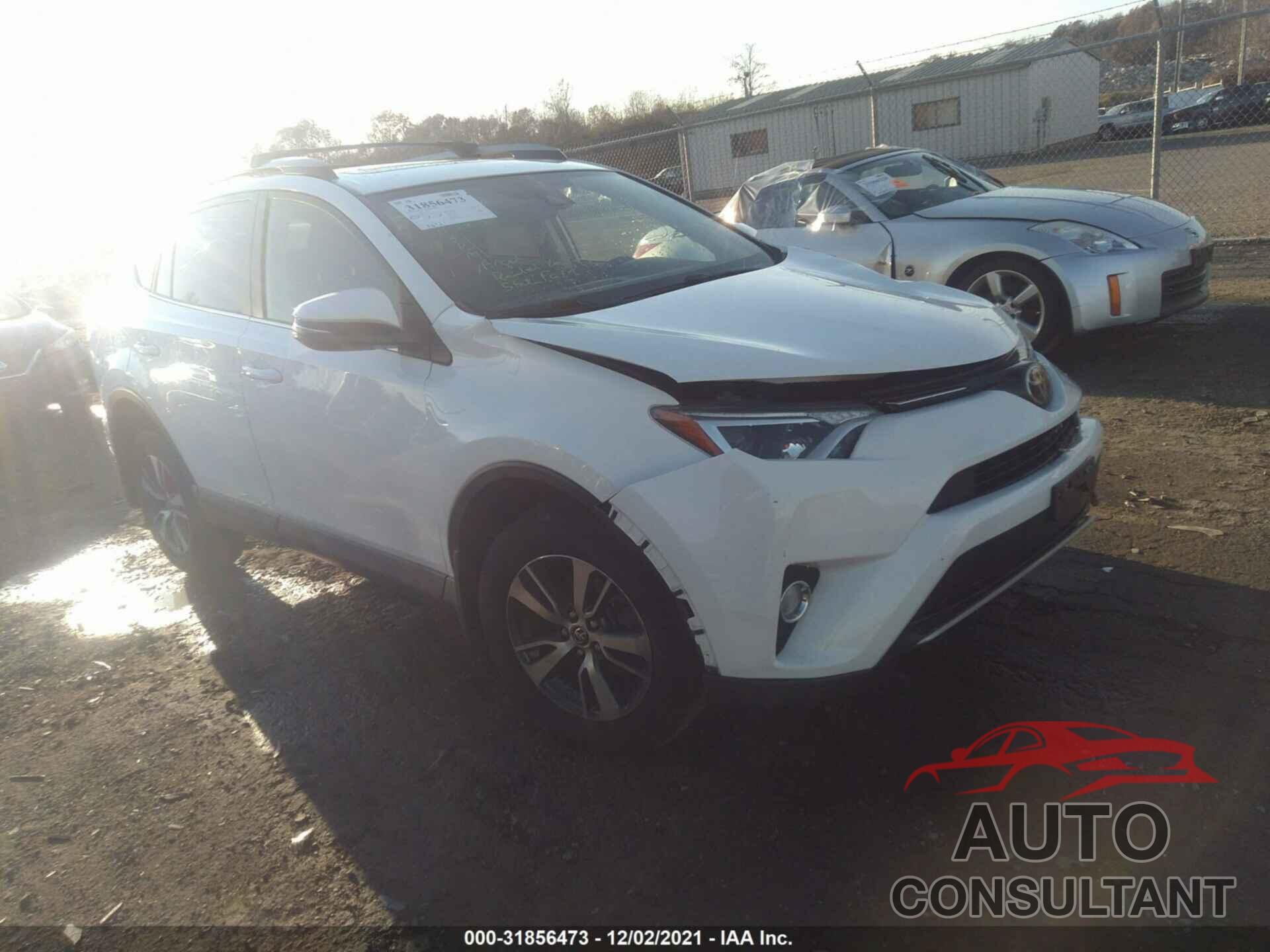 TOYOTA RAV4 2017 - JTMRFREV0HJ143552