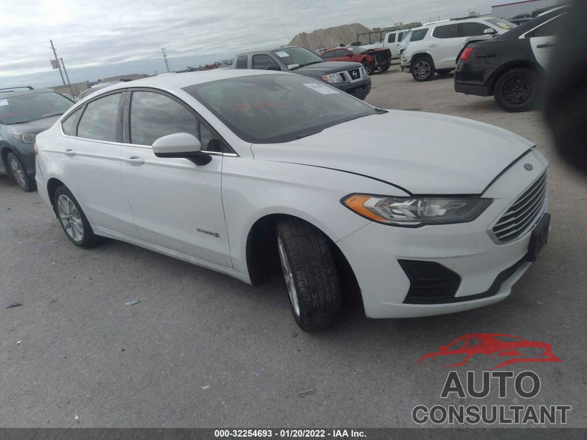 FORD FUSION HYBRID 2019 - 3FA6P0LU1KR225699