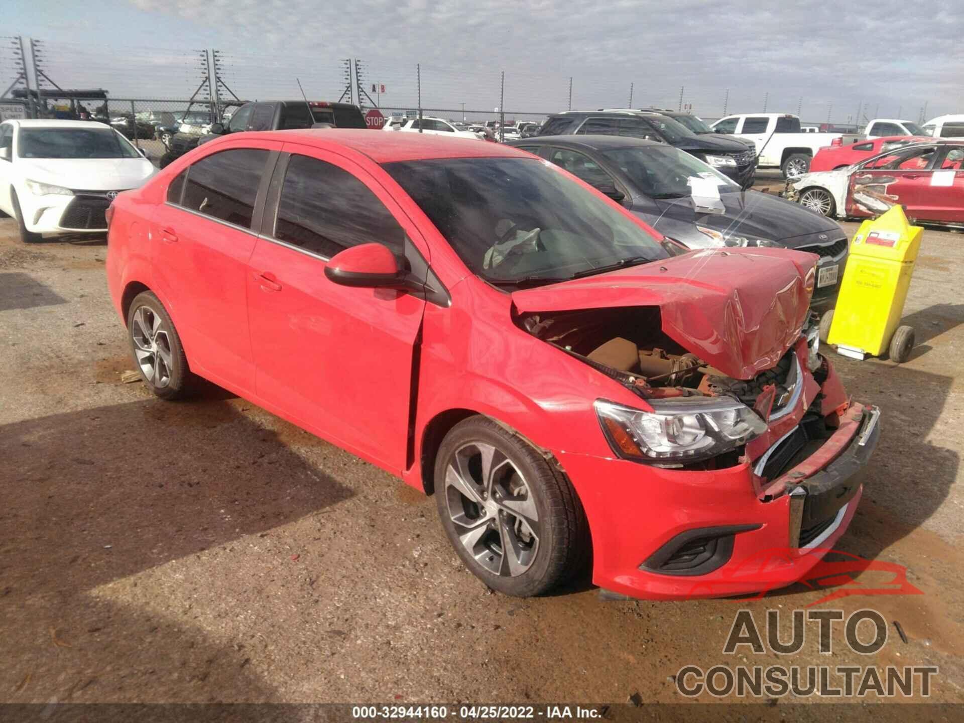 CHEVROLET SONIC 2017 - 1G1JF5SB8H4135755