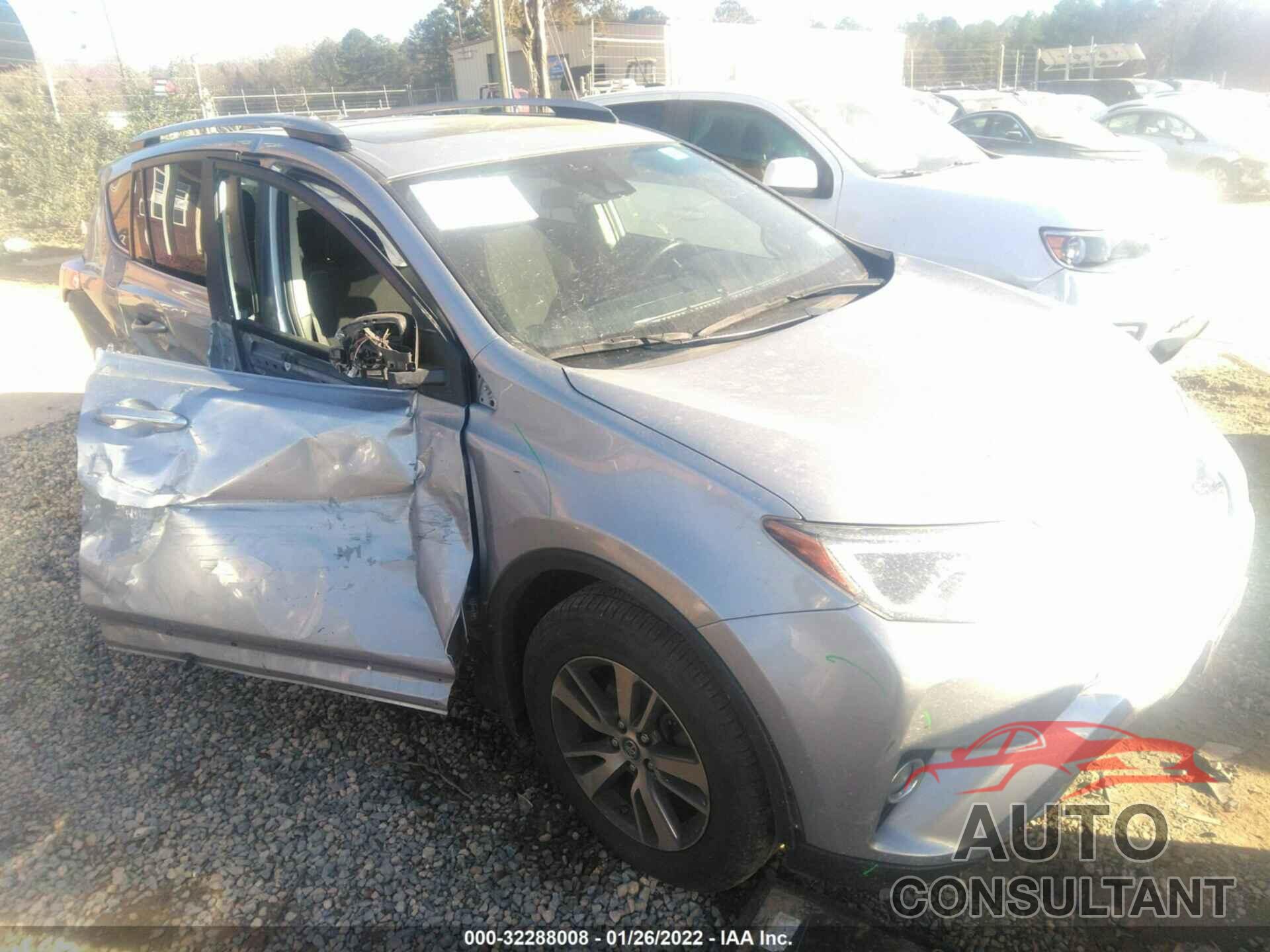 TOYOTA RAV4 2018 - JTMRFREV9JJ216813