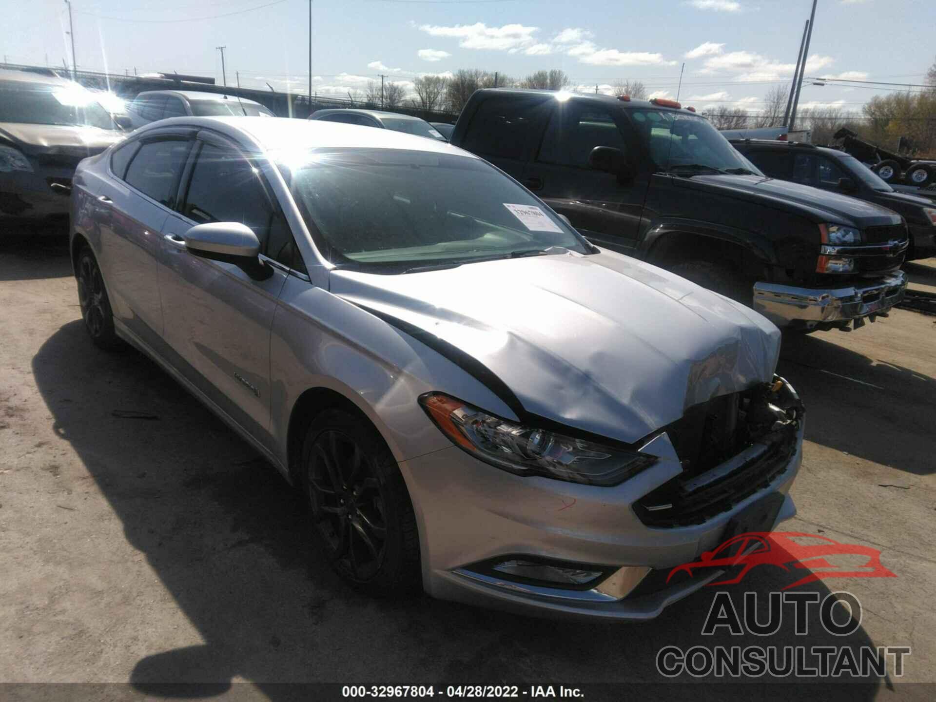 FORD FUSION HYBRID 2018 - 3FA6P0LU9JR116020