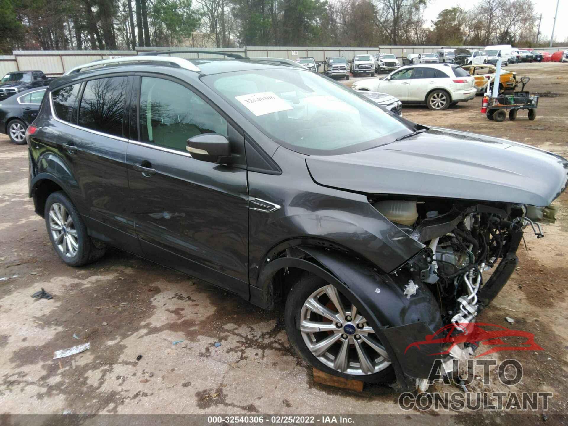 FORD ESCAPE 2017 - 1FMCU0JD5HUA03902