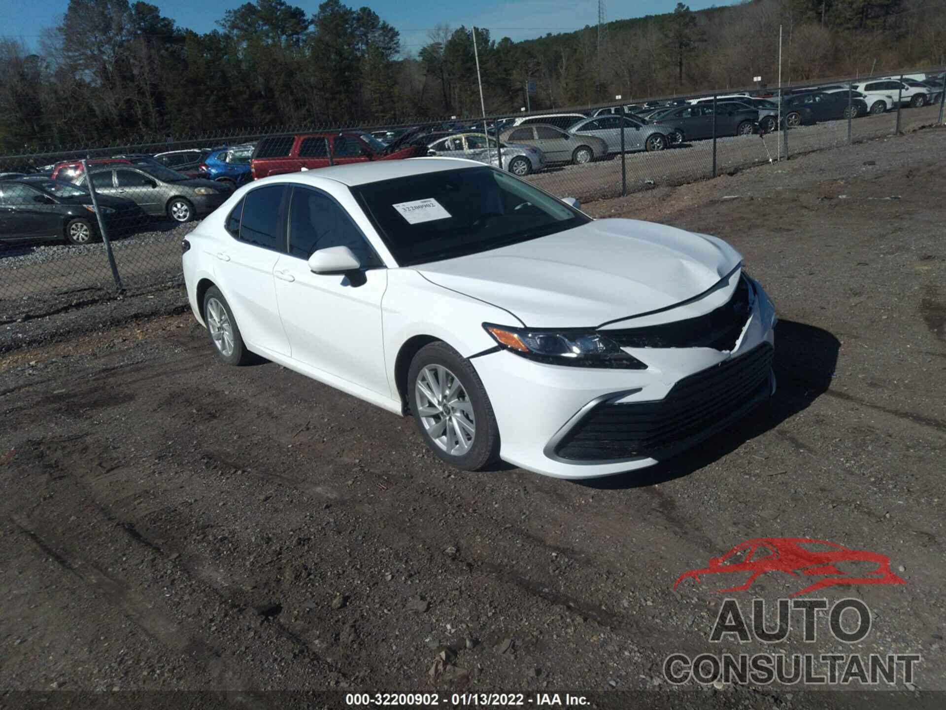 TOYOTA CAMRY 2021 - 4T1C11AK3MU580550
