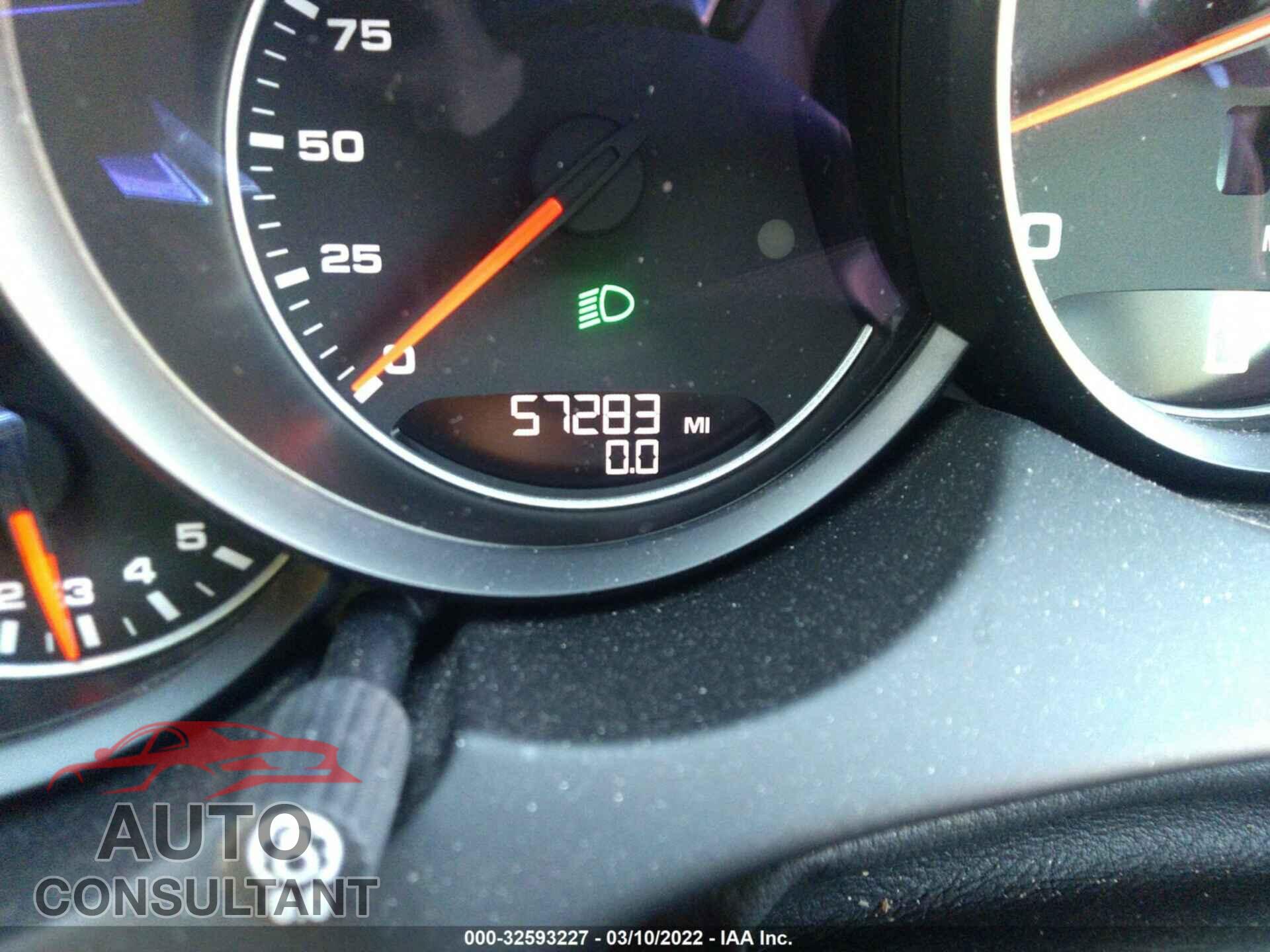 PORSCHE CAYENNE 2016 - WP1AA2A23GKA15506