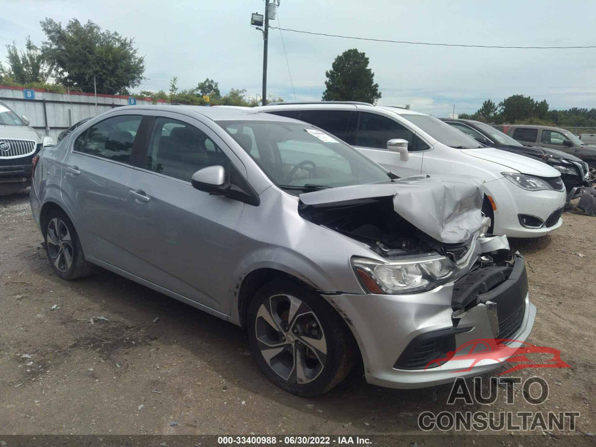 CHEVROLET SONIC 2017 - 1G1JF5SB8H4106143