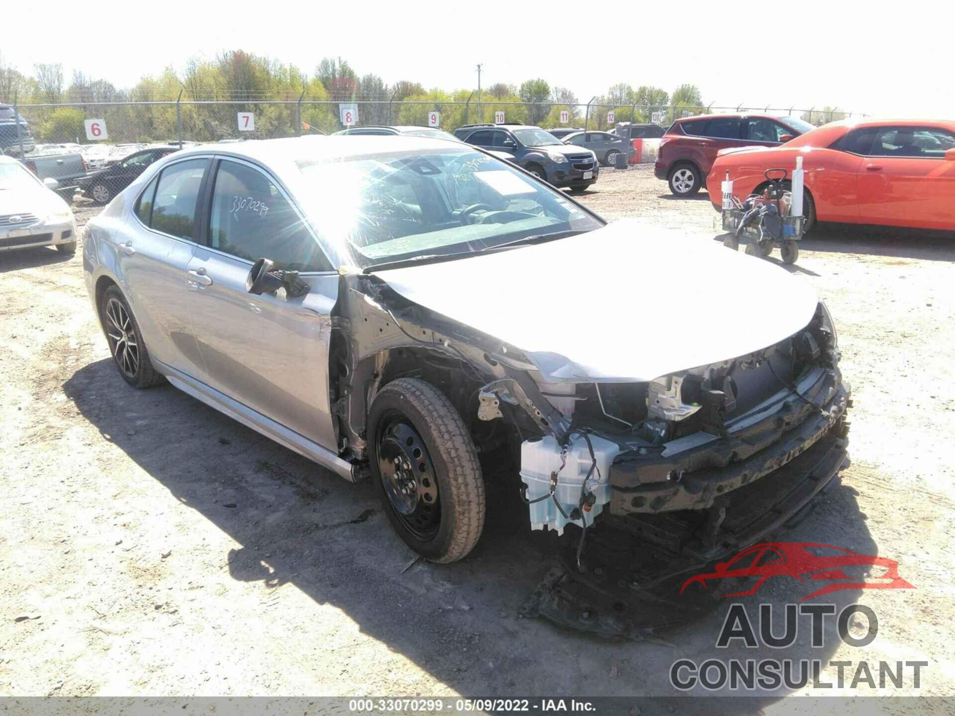 TOYOTA CAMRY 2021 - 4T1G11AKXMU548664