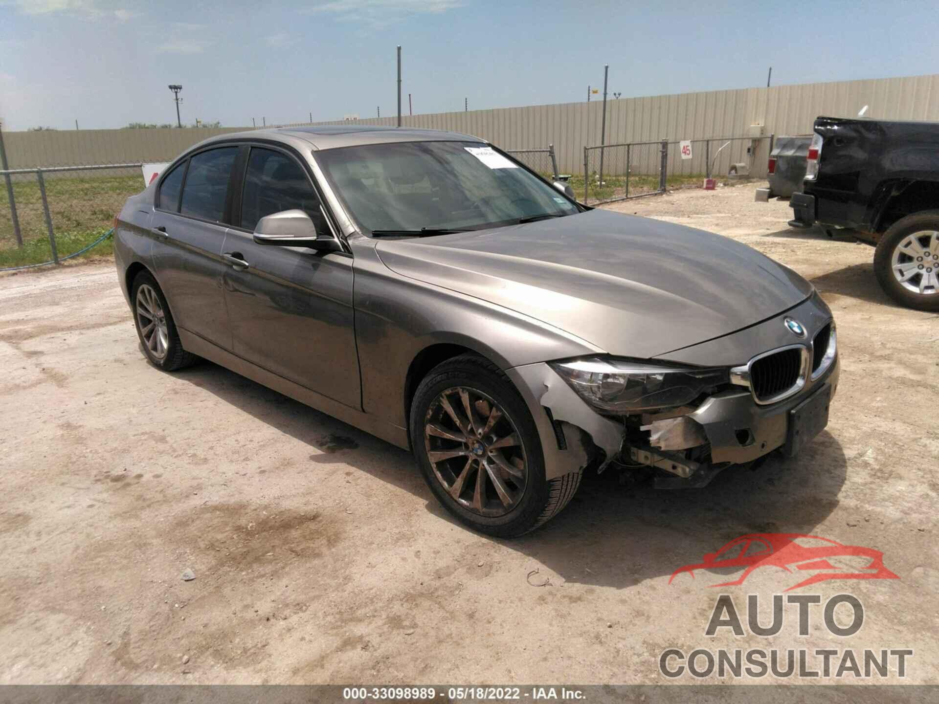 BMW 3 SERIES 2016 - WBA8E1G54GNU10435